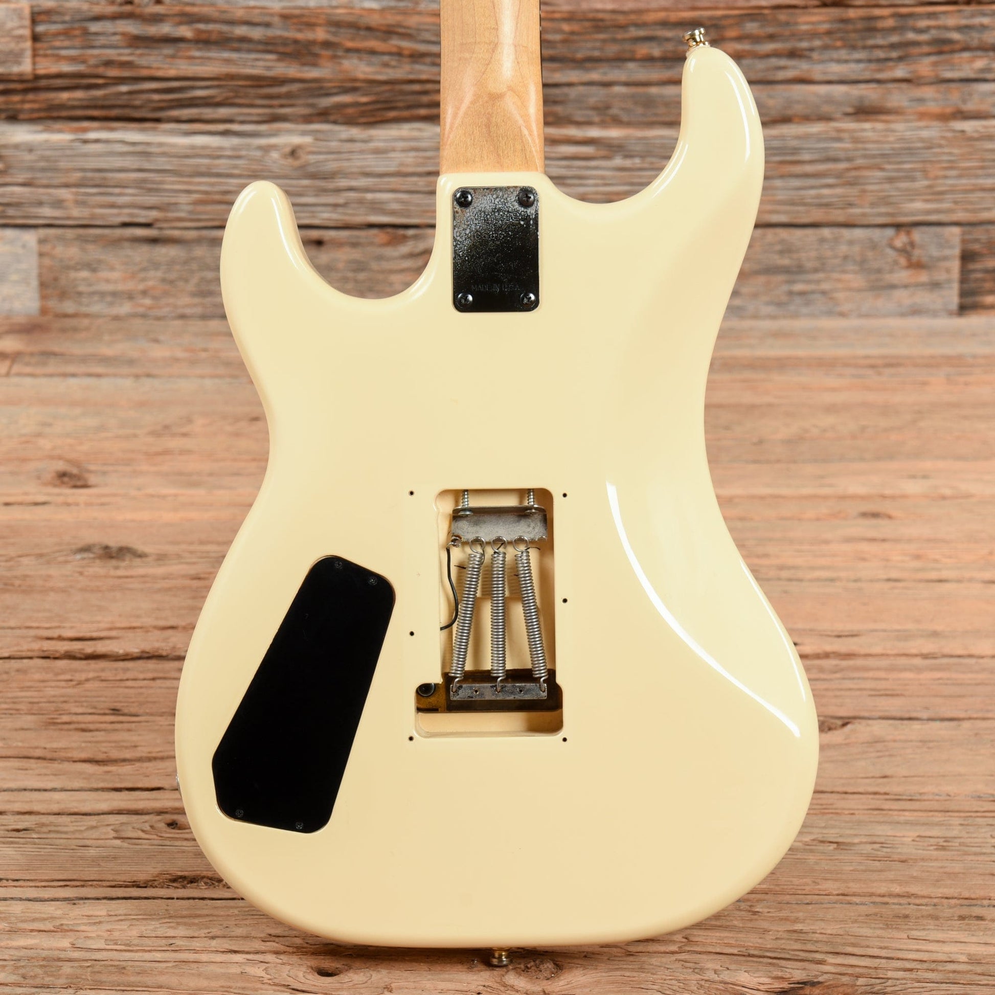 Kramer Baretta White 1984 Electric Guitars / Solid Body