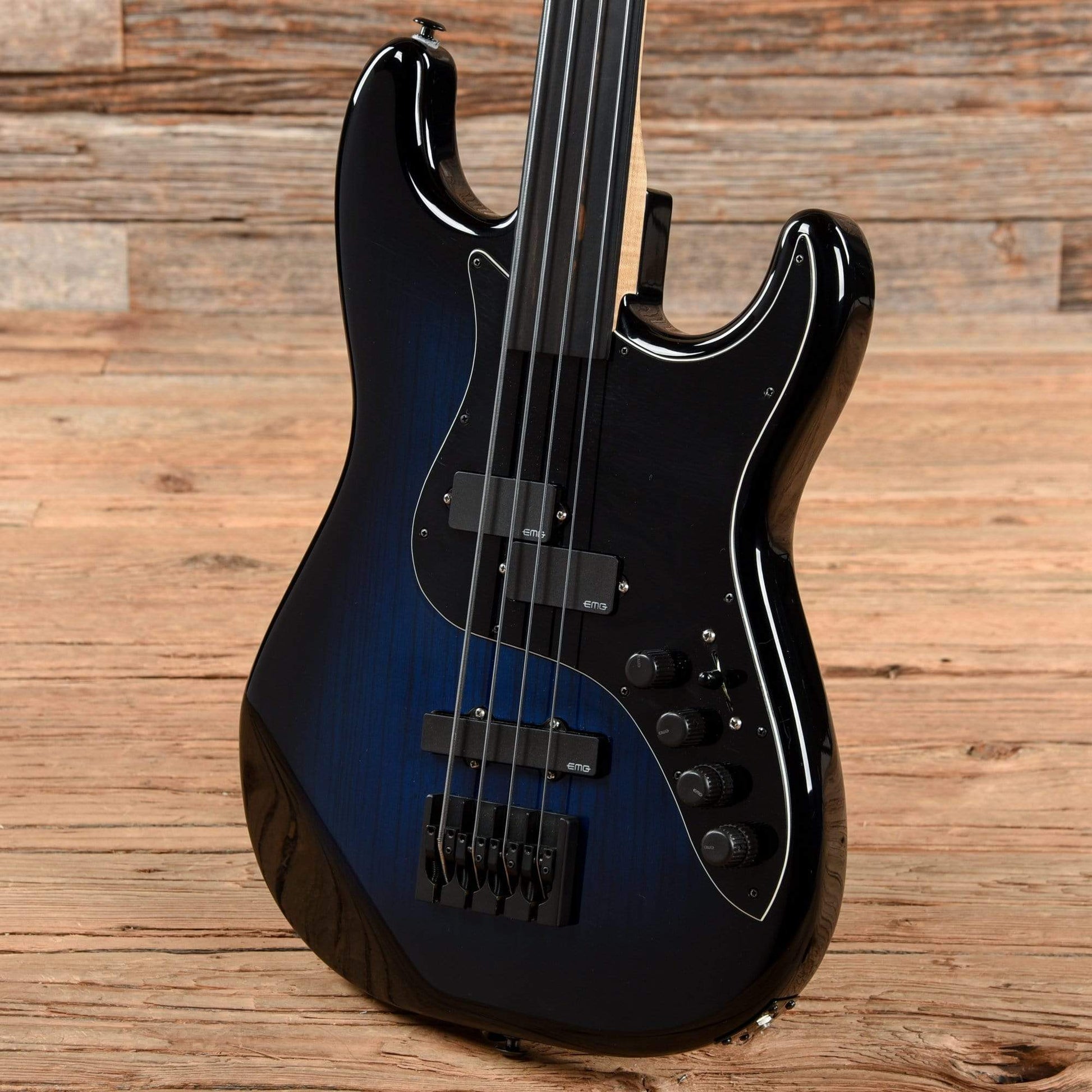 Landing L30 Fretless Black Bass Guitars / Short Scale
