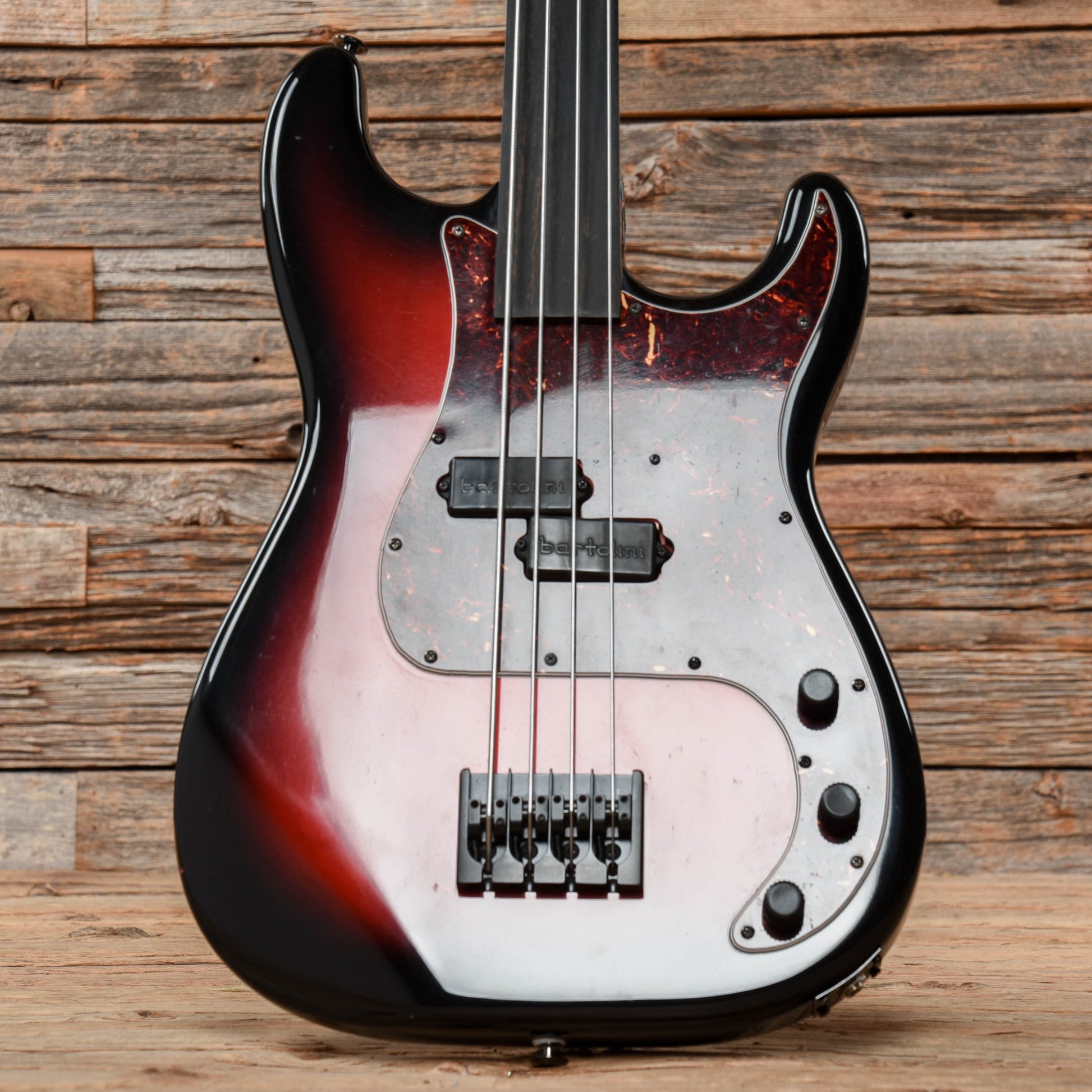 Landing Short Scale Fretless Bass Red Burst Sunburst Bass Guitars / Short Scale