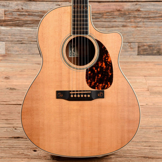 Larrivee LV-03 Deluxe Natural 2012 Acoustic Guitars / Built-in Electronics