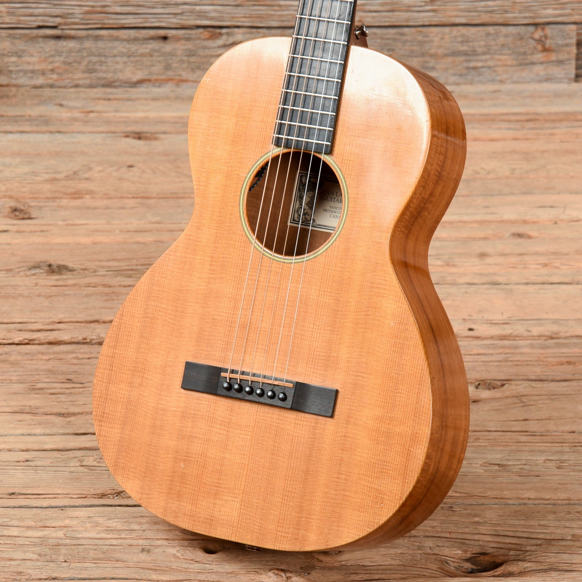 Larrivee 0-01 Parlor Natural Acoustic Guitars / Parlor