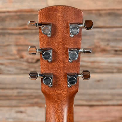 Larrivee 0-01 Parlor Natural Acoustic Guitars / Parlor