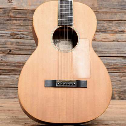 Larrivee O-01 Natural Acoustic Guitars / Parlor