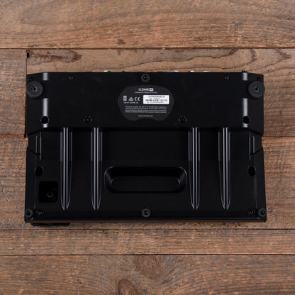 Line 6 POD Go Guitar Multi-Effects Processor Effects and Pedals / Amp Modeling