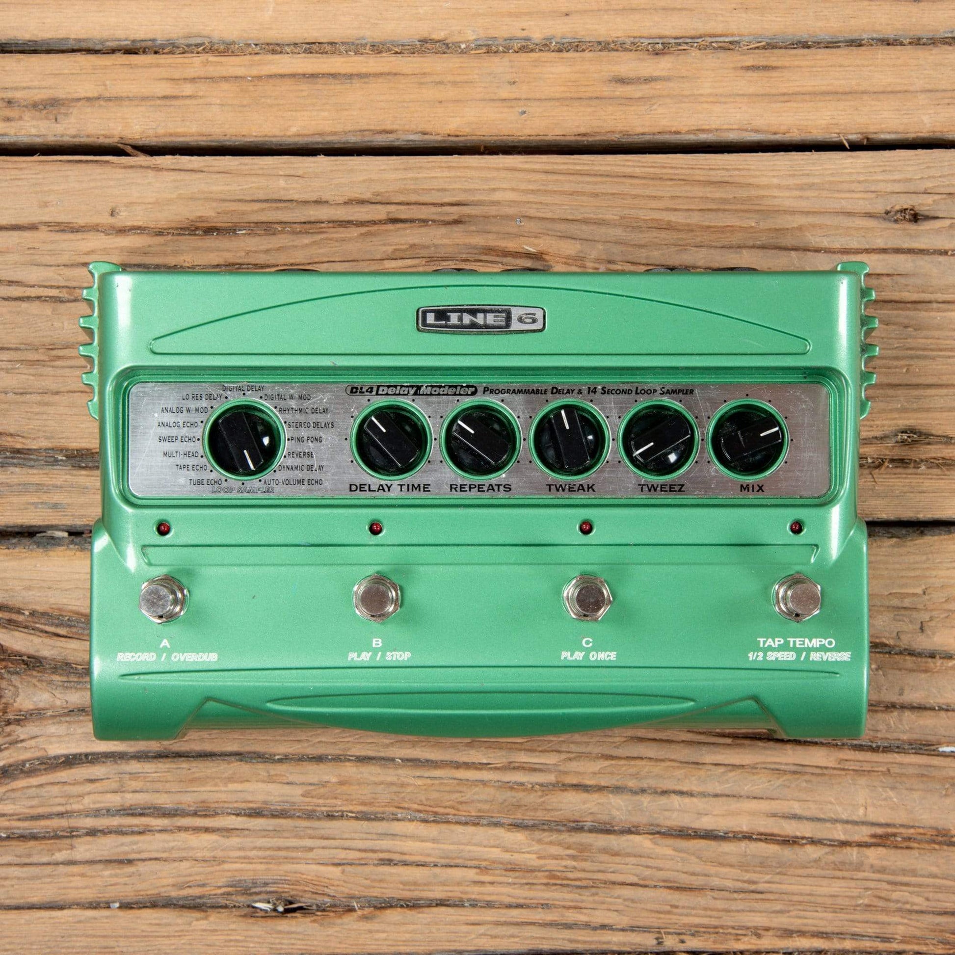 Line 6 DL4 Delay Modeler Effects and Pedals / Delay