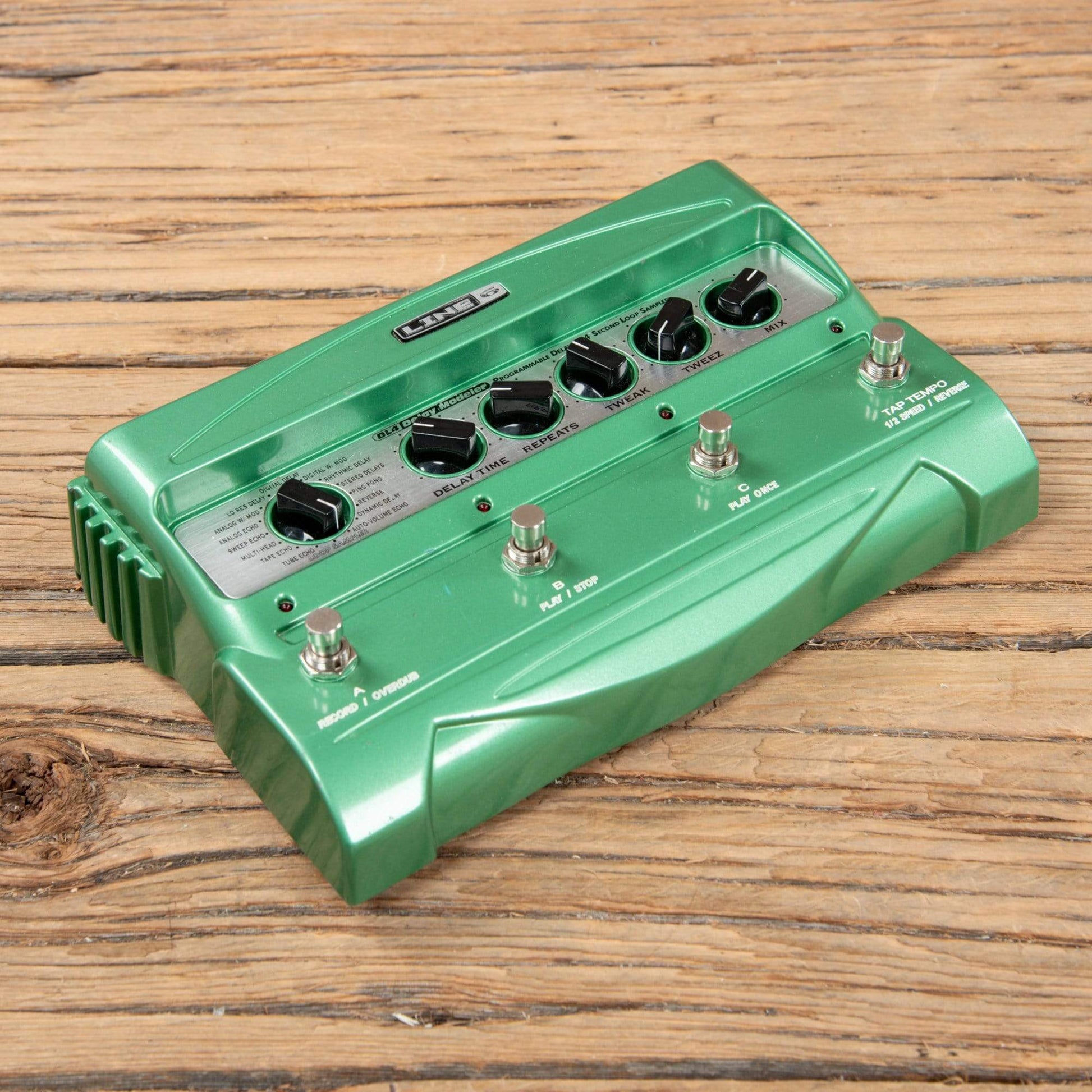 Line 6 DL4 Delay Modeler Effects and Pedals / Delay