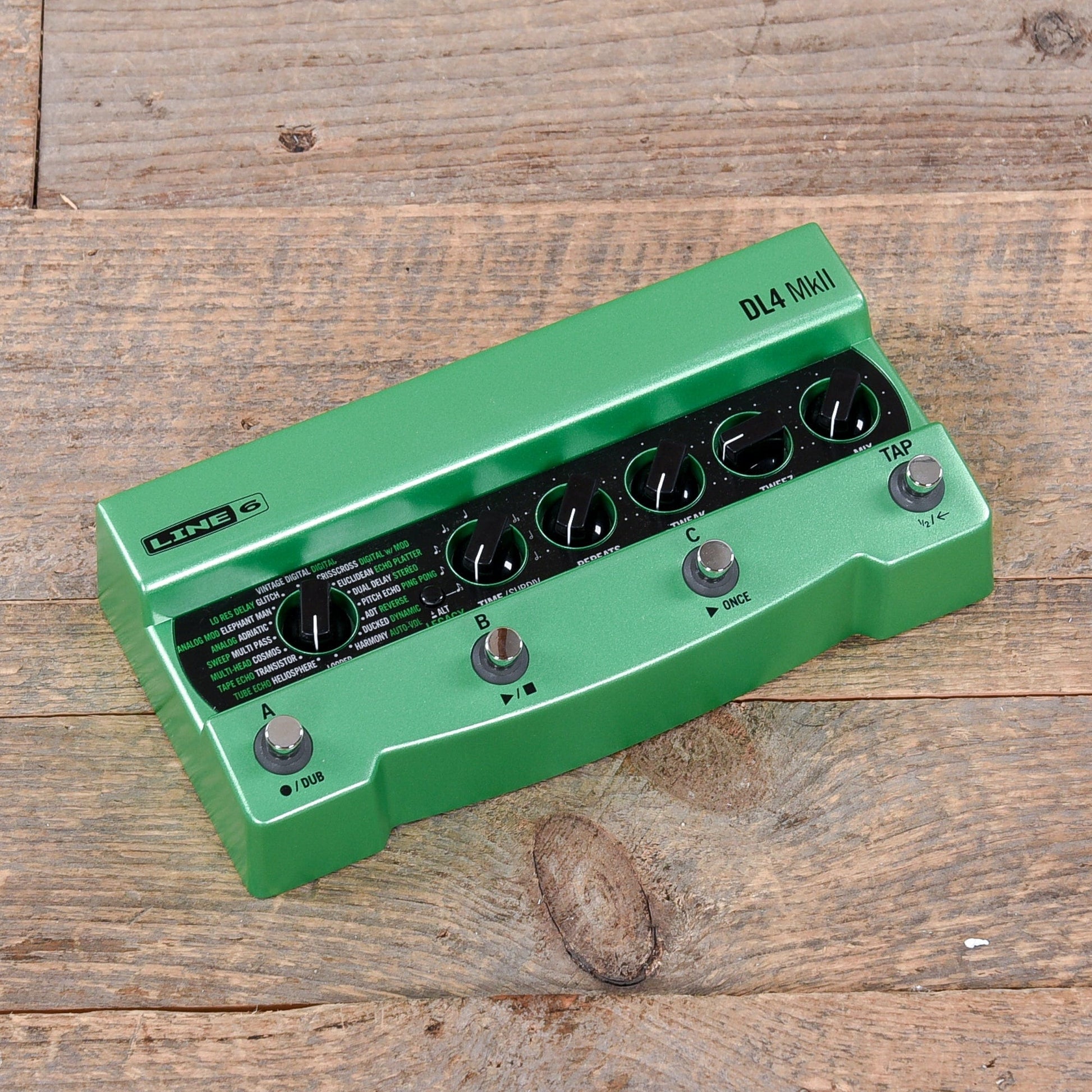 Line 6 DL4 MKII Delay Modeler Pedal Effects and Pedals / Delay