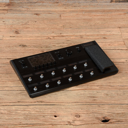 Line 6 Helix Floor Multi-Effect and Amp Modeler Effects and Pedals / Multi-Effect Unit