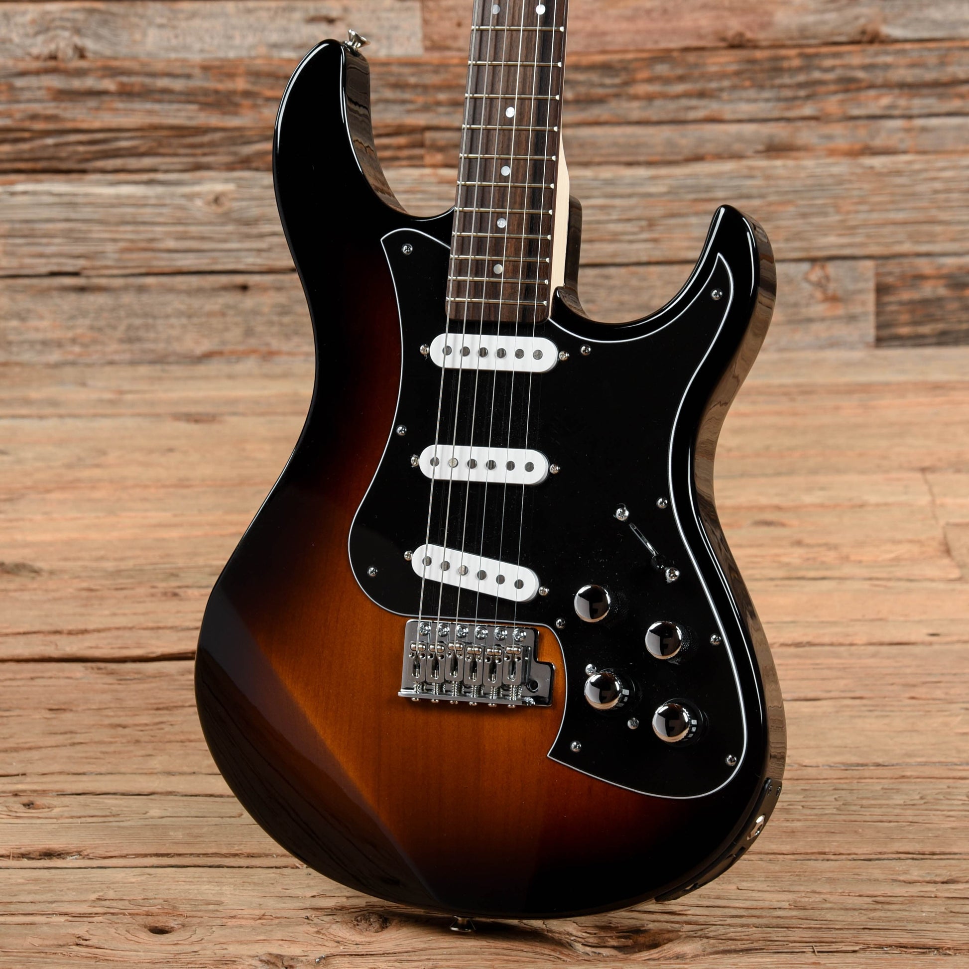 Line 6 Variax Standard Modeling Electric Guitar Sunburst 2017 Electric Guitars / Solid Body