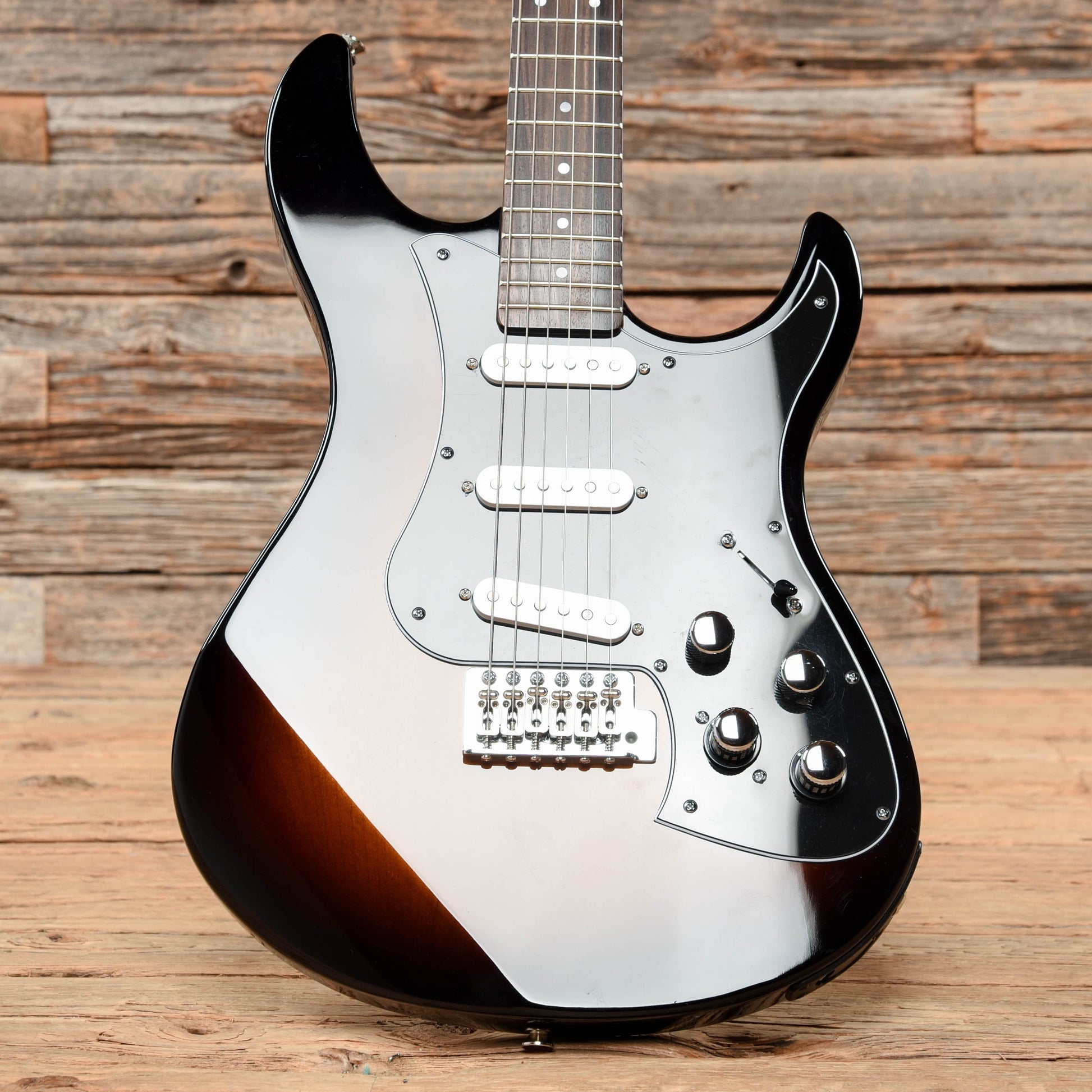 Line 6 Variax Standard Modeling Electric Guitar Sunburst 2017 Electric Guitars / Solid Body