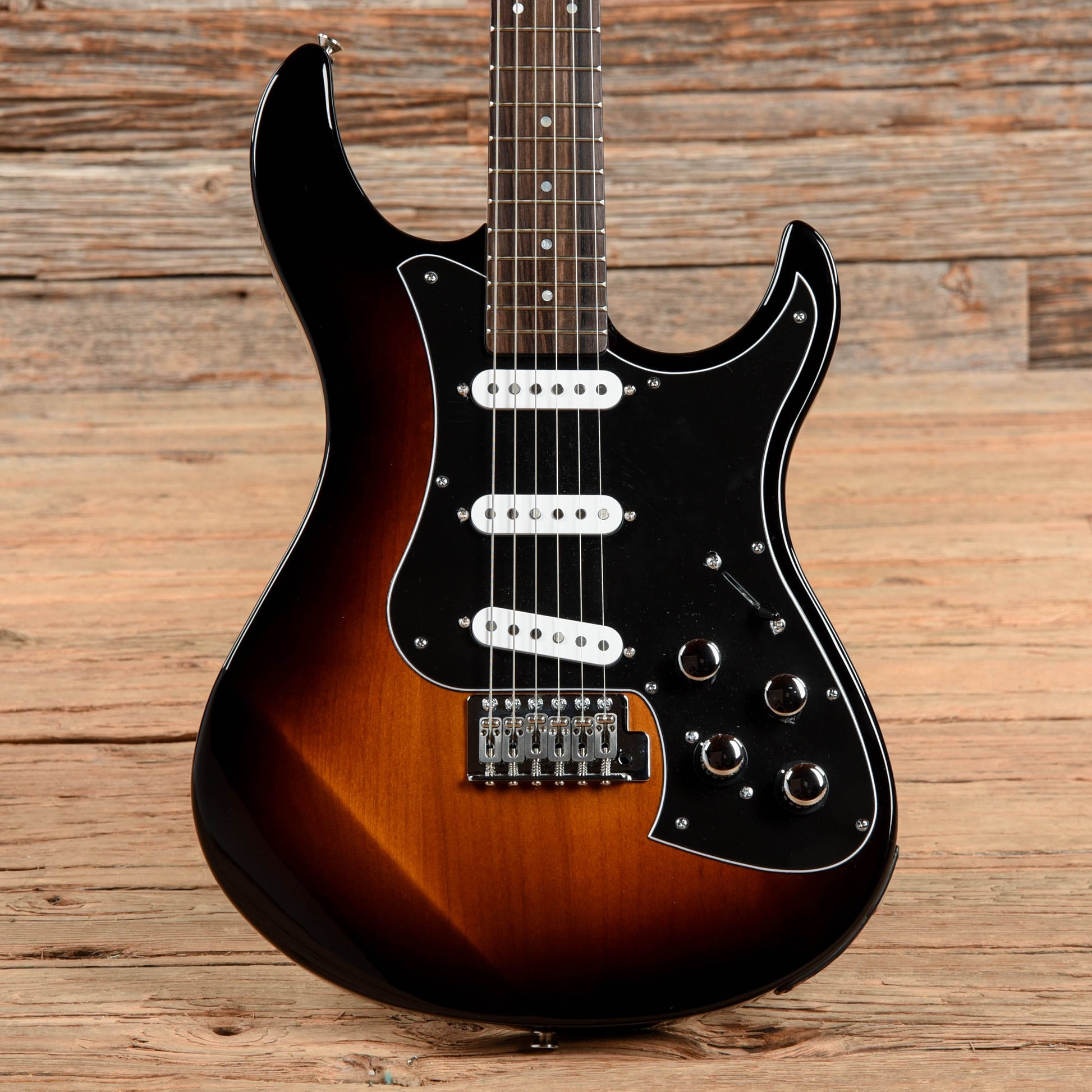 Line 6 Variax Standard Modeling Electric Guitar Sunburst 2017 Electric Guitars / Solid Body