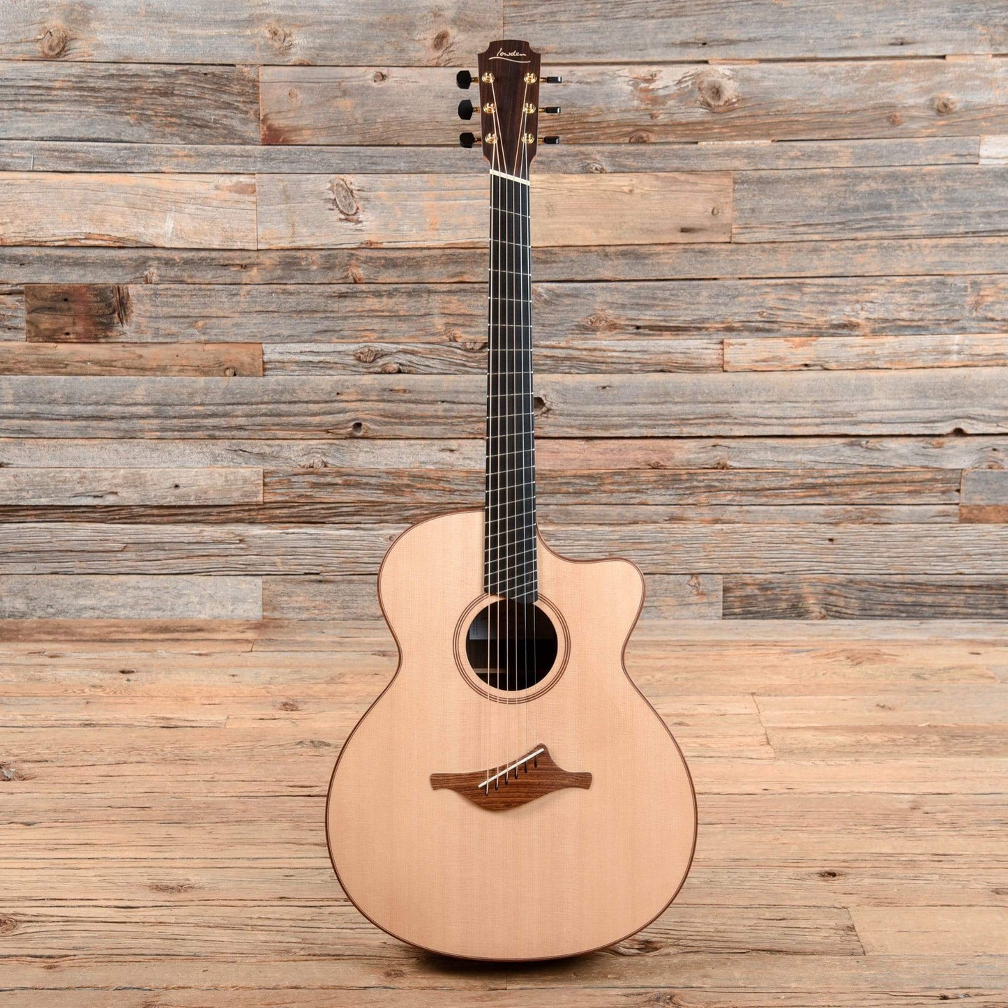 Lowden O-32 Natural Acoustic Guitars / Concert