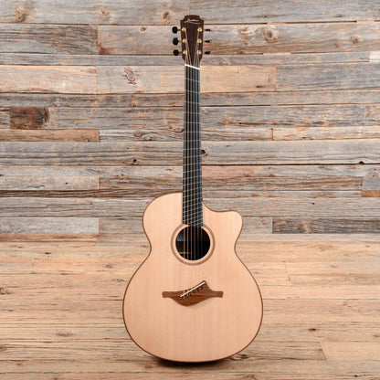 Lowden O-32 Natural Acoustic Guitars / Concert