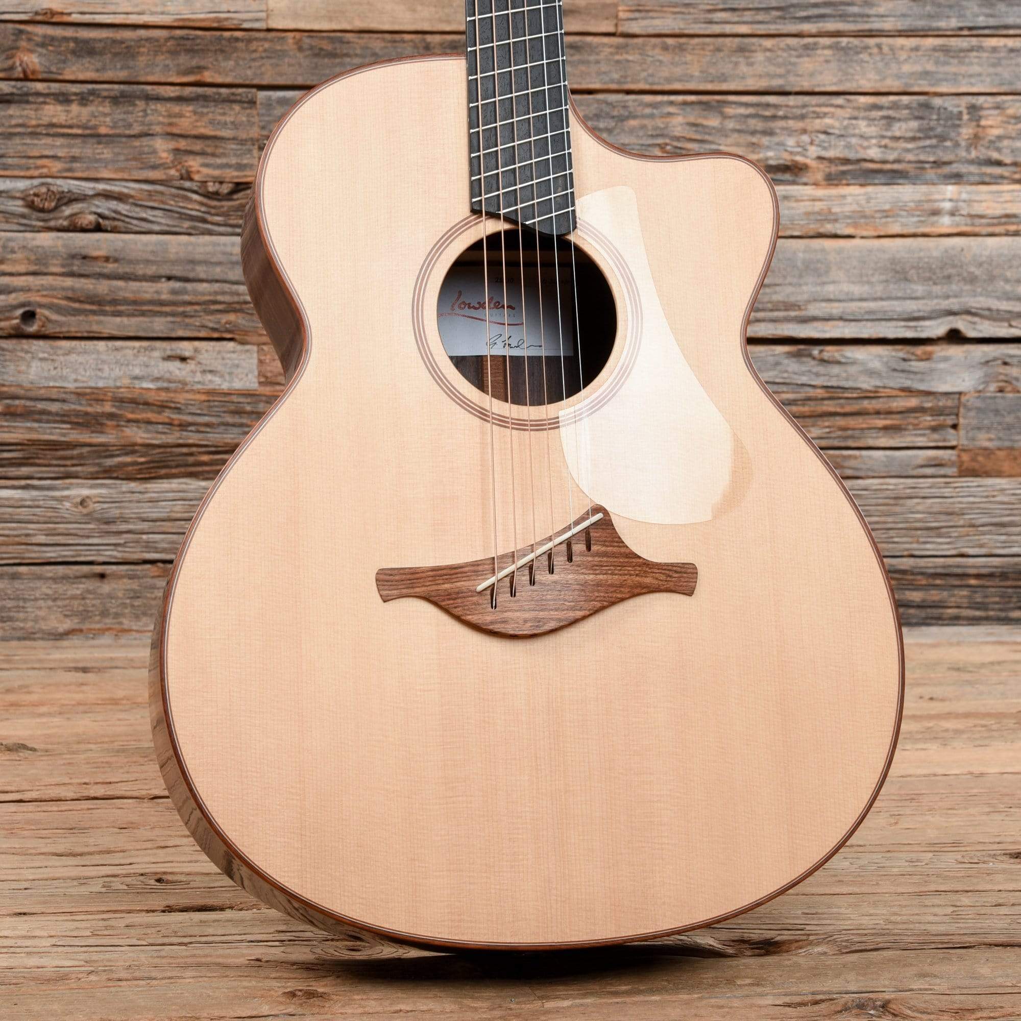Lowden O-32 Natural Acoustic Guitars / Concert