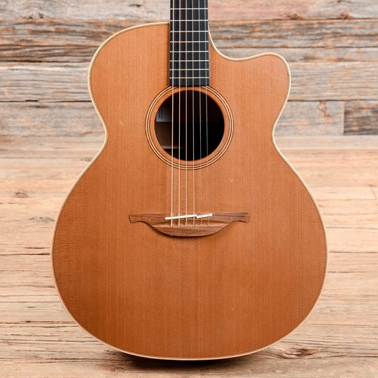 Lowden O-23 Cedar Natural 2013 Acoustic Guitars / OM and Auditorium
