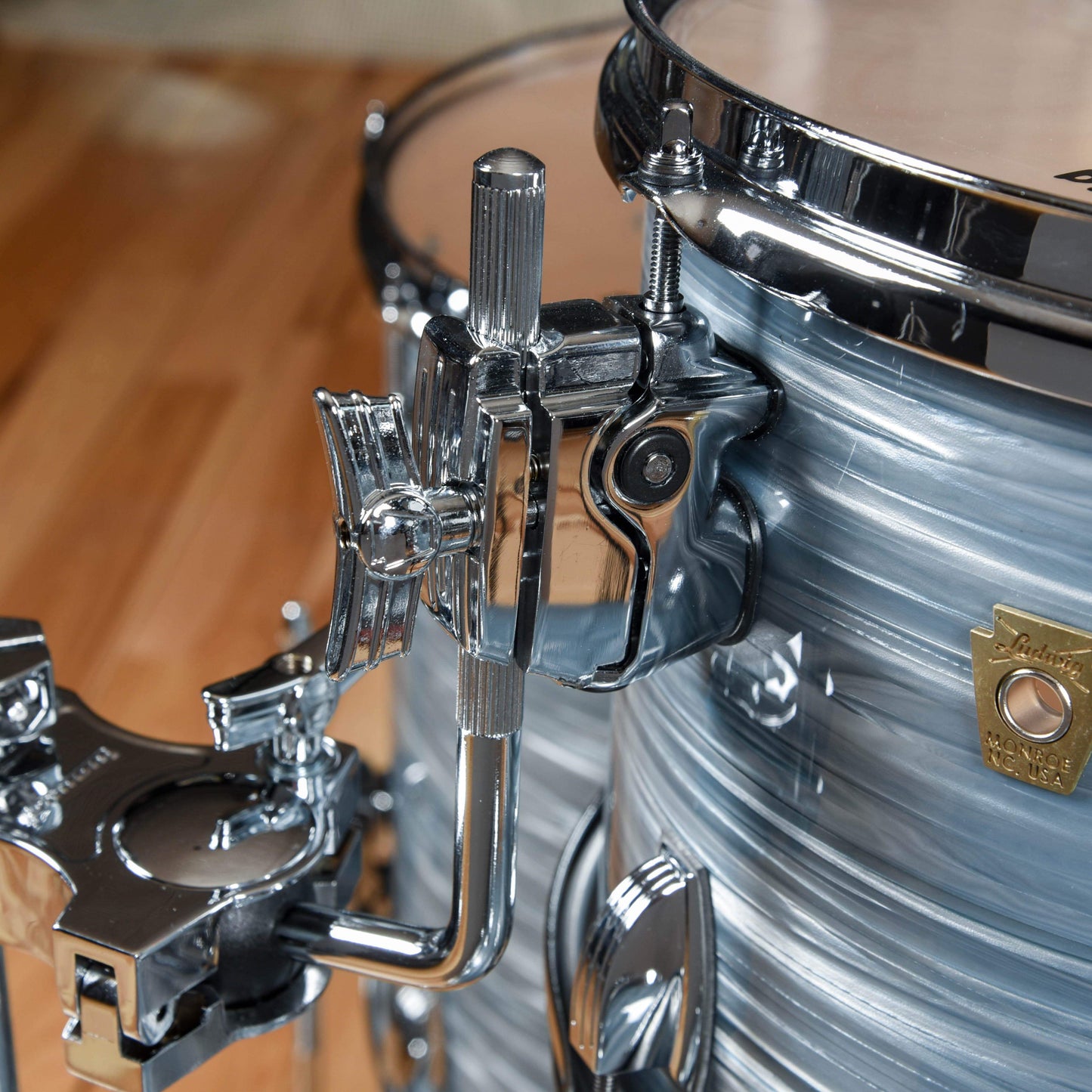 Ludwig Classic Maple 10/12/16/22 4pc. Drum Kit Vintage Blue Oyster Drums and Percussion / Acoustic Drums / Full Acoustic Kits