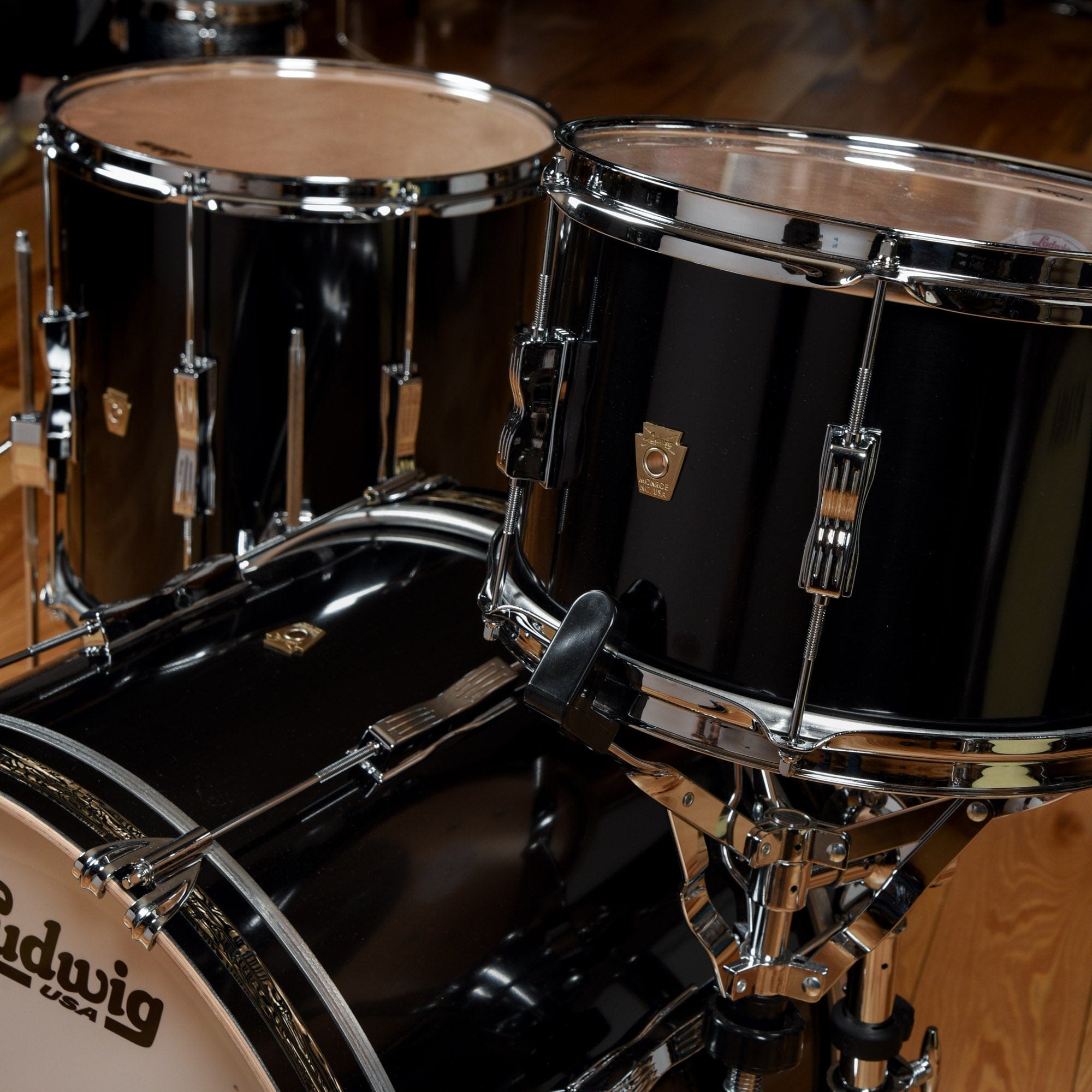 Ludwig Classic Maple 12/14/20 3pc. Drum Kit Black Cortex w/Bamboo Strata Hoop Inlays Drums and Percussion / Acoustic Drums / Full Acoustic Kits