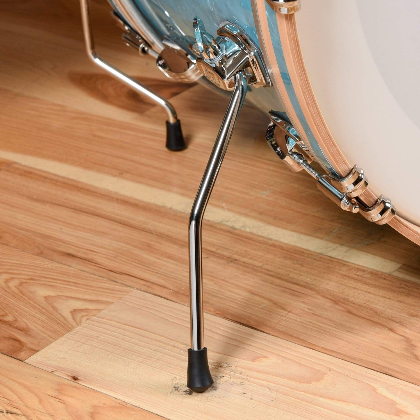 Ludwig Classic Maple 13/16/22 3pc. Drum Kit Glacier Blue Pearl w/Nickel Hardware Limited Edition Drums and Percussion / Acoustic Drums / Full Acoustic Kits