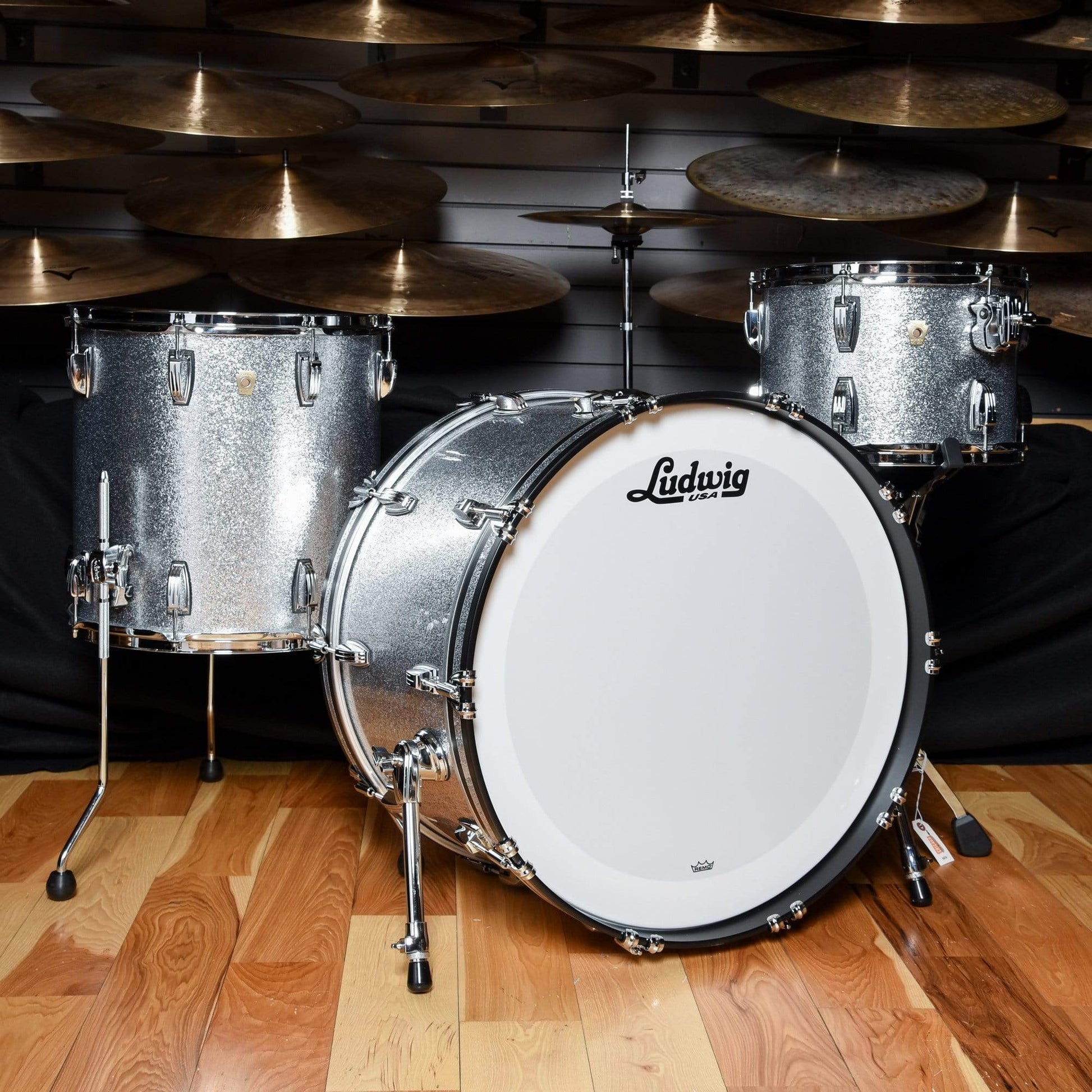 Ludwig Classic Maple 13/16/24 3pc. Drum Kit Silver Mist Sparkle Drums and Percussion / Acoustic Drums / Full Acoustic Kits
