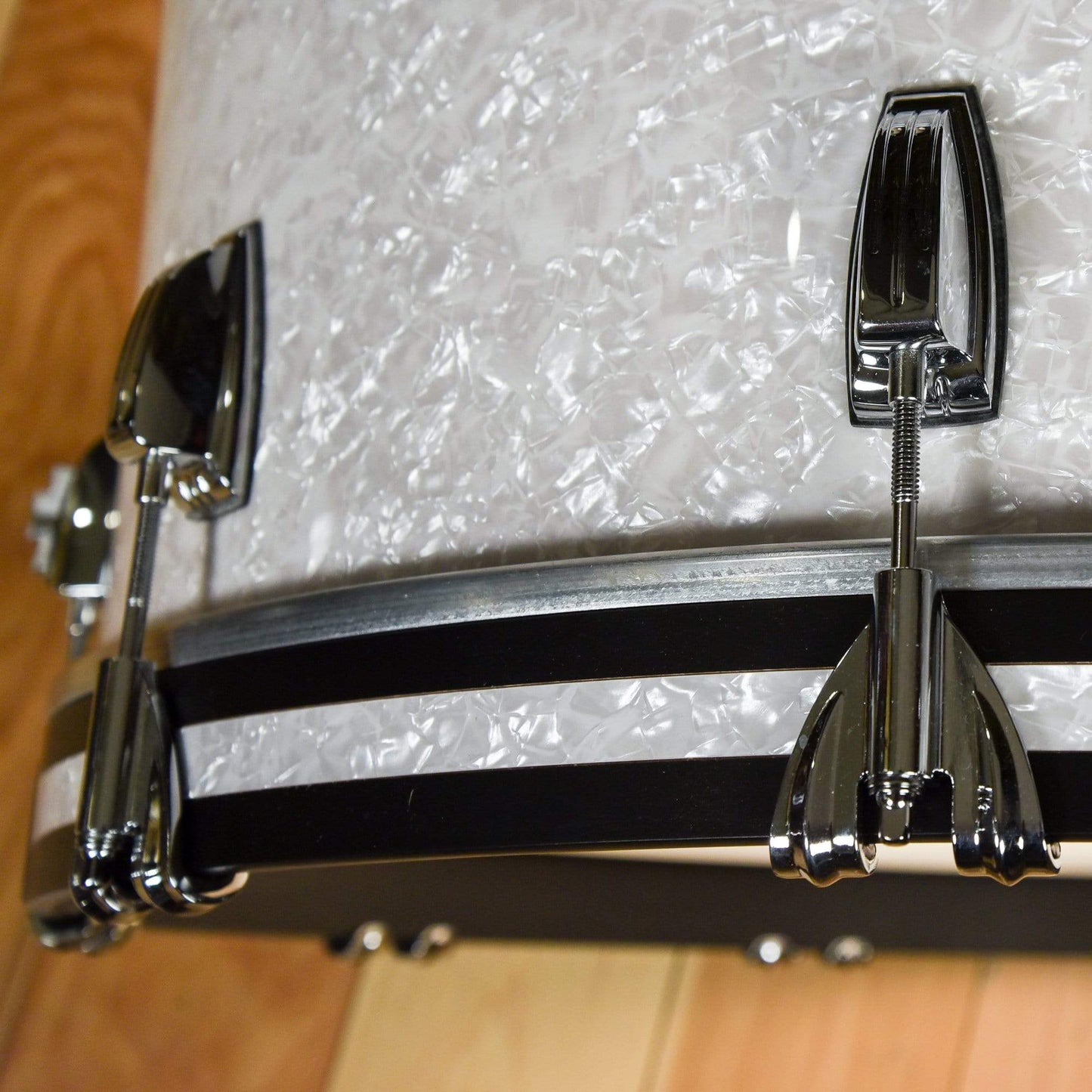 Ludwig Classic Maple 13/16/24 3pc. Drum Kit White Marine Pearl Drums and Percussion / Acoustic Drums / Full Acoustic Kits