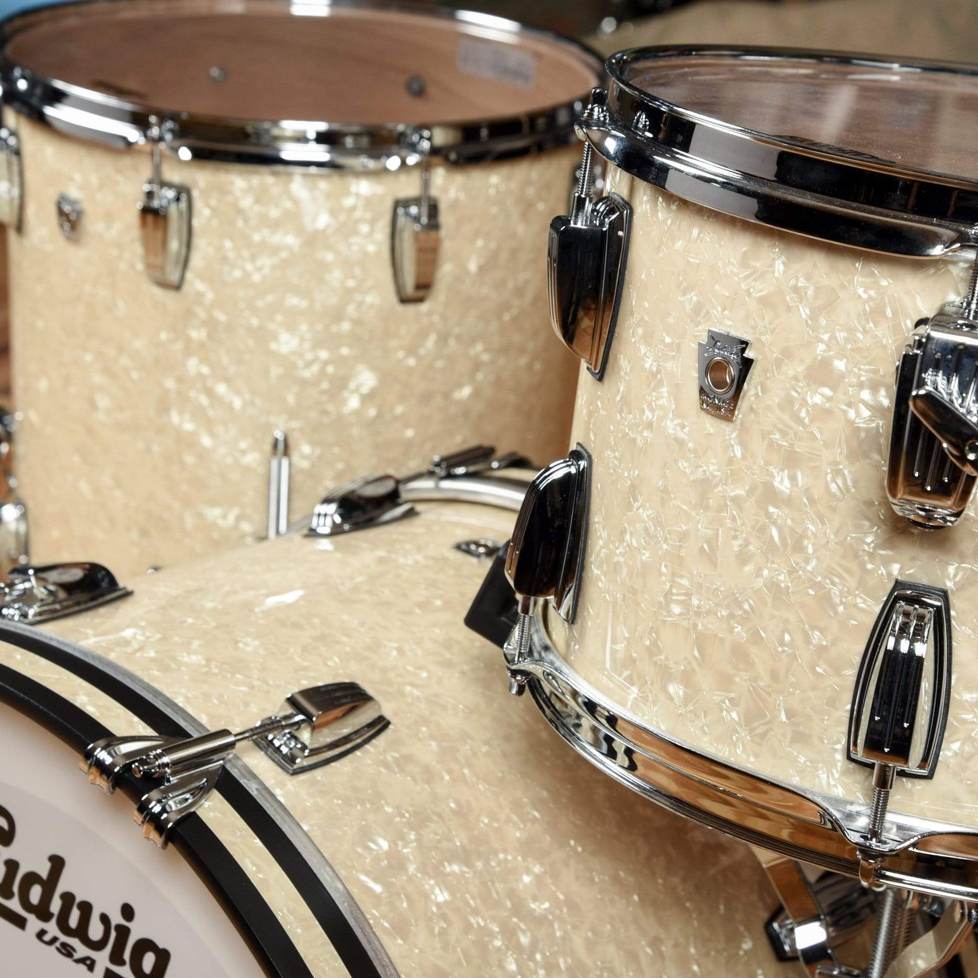 Ludwig Classic Oak 13/16/22 3pc. Drum Kit Vintage White Marine Pearl Drums and Percussion / Acoustic Drums / Full Acoustic Kits