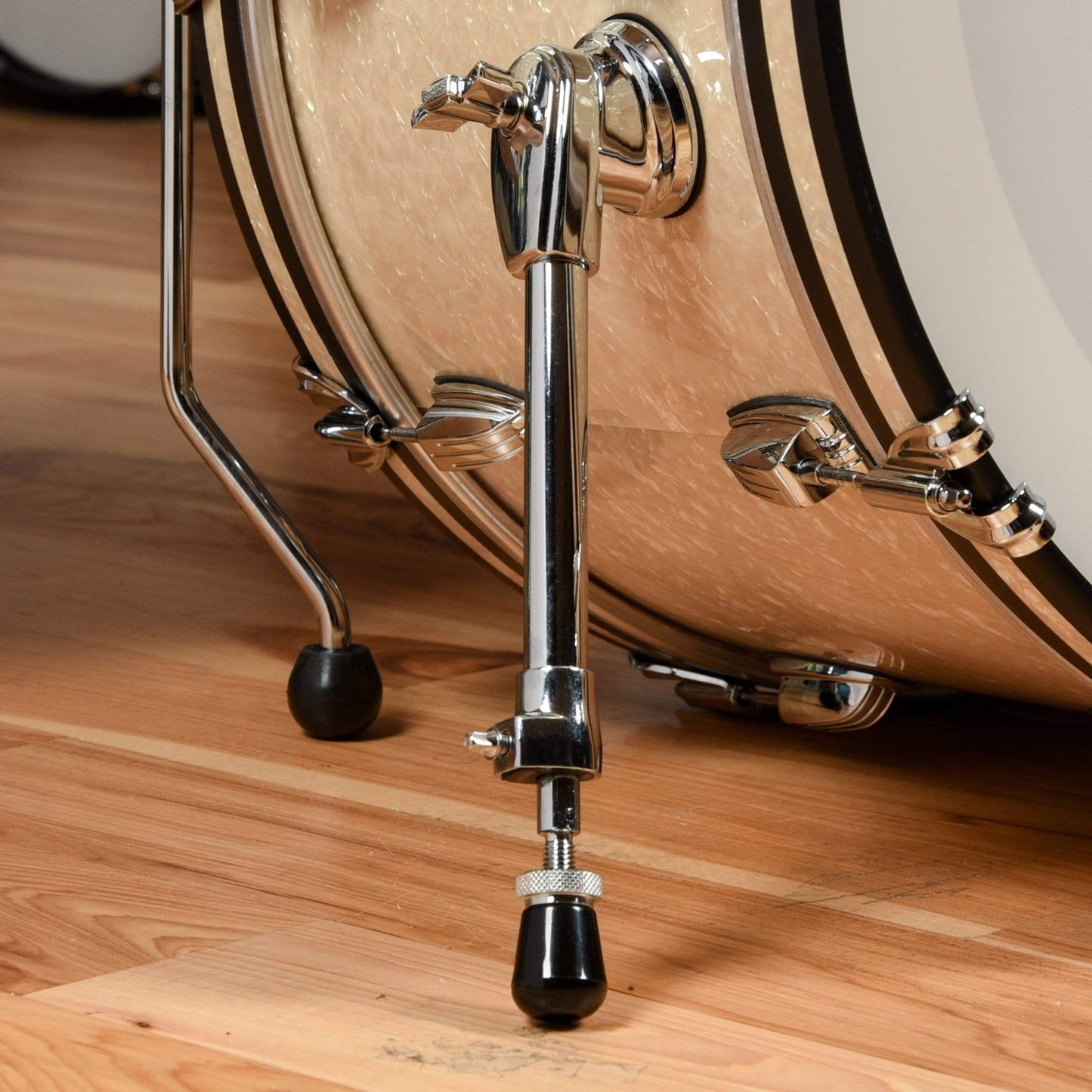 Ludwig Classic Oak 13/16/22 3pc. Drum Kit Vintage White Marine Pearl Drums and Percussion / Acoustic Drums / Full Acoustic Kits