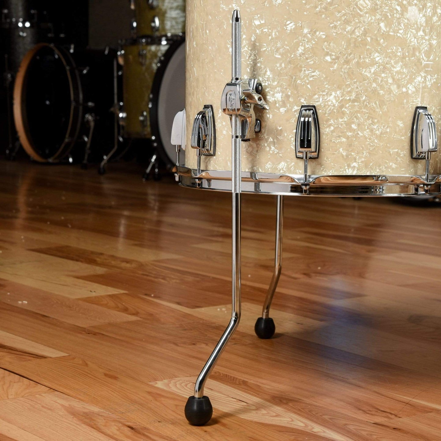 Ludwig Classic Oak 13/16/22 3pc. Drum Kit Vintage White Marine Pearl Drums and Percussion / Acoustic Drums / Full Acoustic Kits