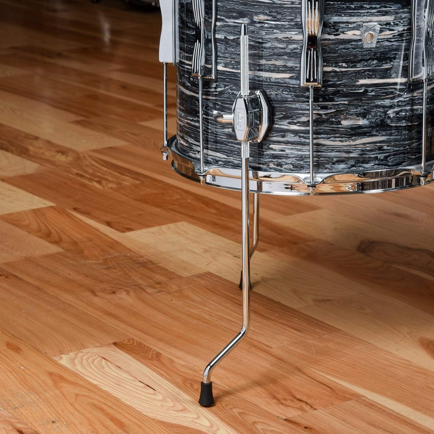 Ludwig Club Date 12/14/20 3pc. Drum Kit Vintage Black Oyster w/Bowtie Lugs & White Interiors (CDE Exclusive) Drums and Percussion / Acoustic Drums / Full Acoustic Kits