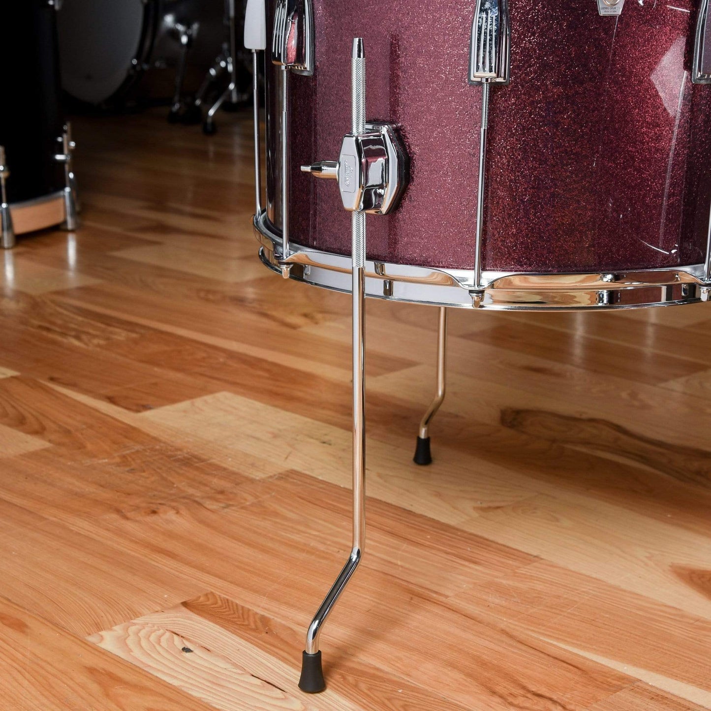 Ludwig Club Date 13/16/24 3pc. Drum Kit Burgundy Mist w/Bowtie Lugs & White Interior (CDE Exclusive) Drums and Percussion / Acoustic Drums / Full Acoustic Kits