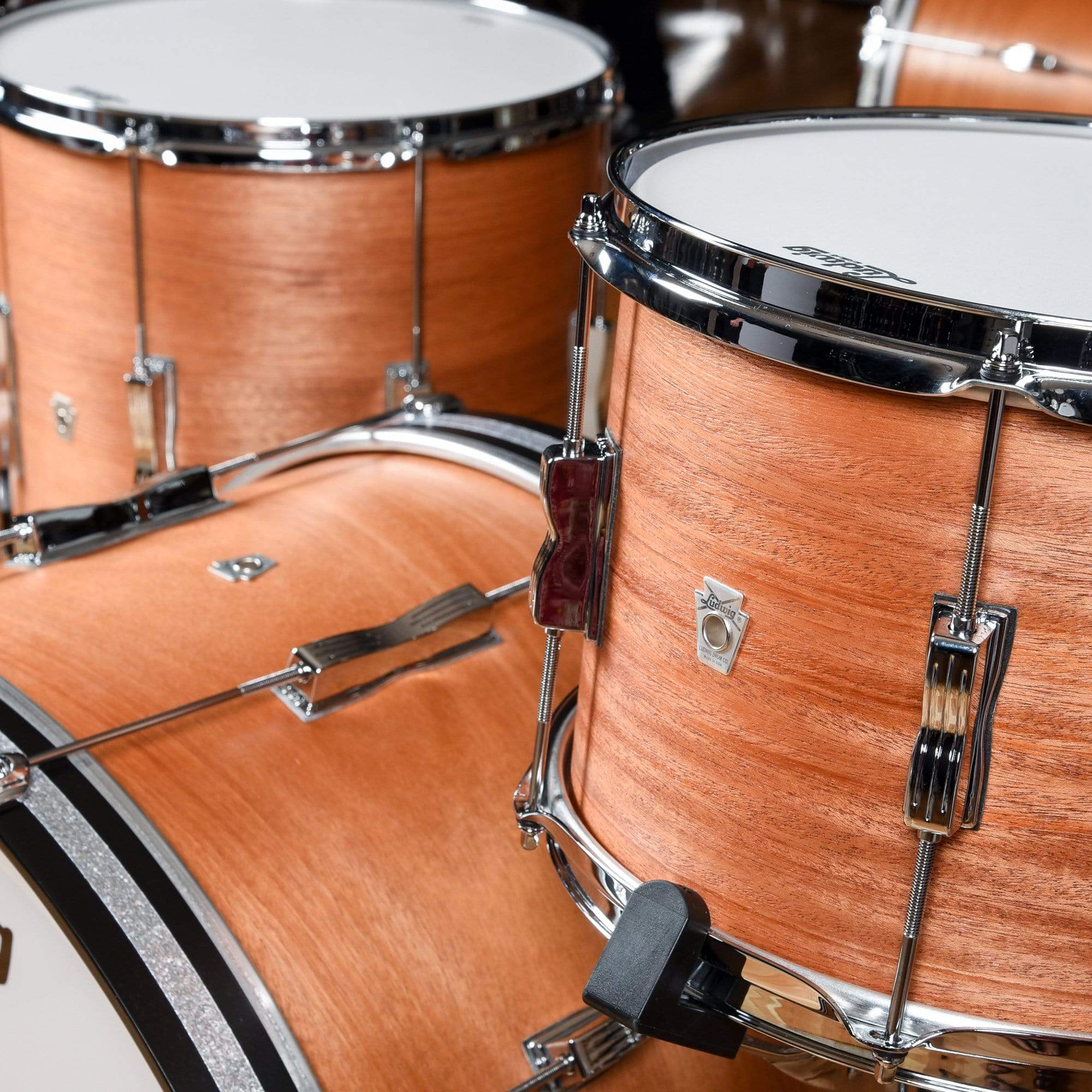 Ludwig Club Date 13/16/24 3pc. Drum Kit Mahogany Satin Lacquer w/Bowtie Lugs & White Interior (CDE Exclusive) Drums and Percussion / Acoustic Drums / Full Acoustic Kits