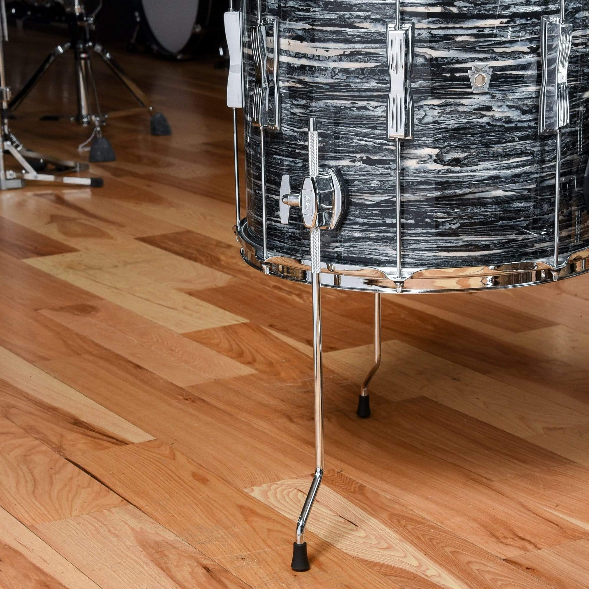 Ludwig Club Date 13/16/24 3pc. Drum Kit Vintage Black Oyster w/Bowtie Lugs & White Interiors (CDE Exclusive) Drums and Percussion / Acoustic Drums / Full Acoustic Kits