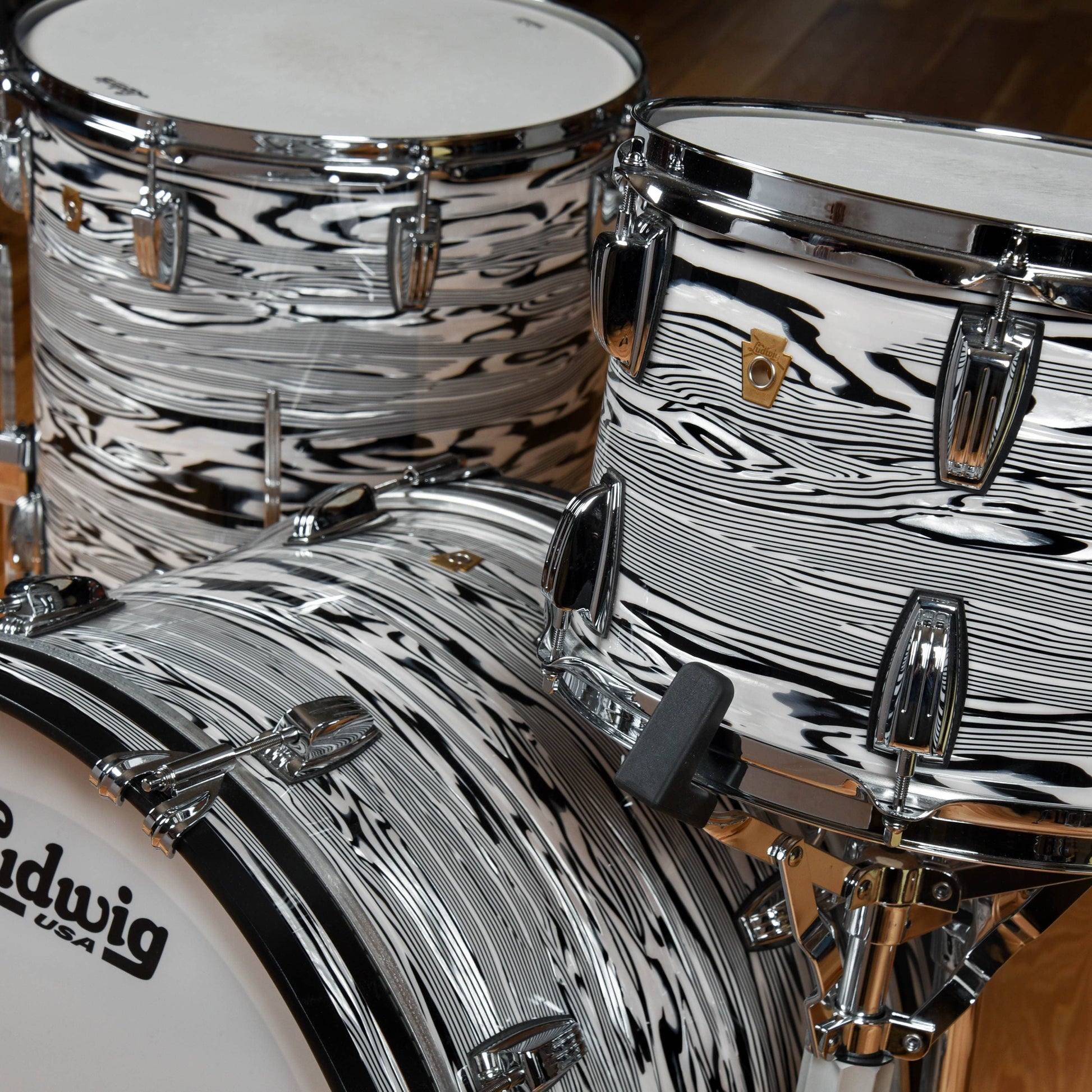 Ludwig Legacy Mahogany 13/16/22 3pc. Drum Kit White Strata Drums and Percussion / Acoustic Drums / Full Acoustic Kits