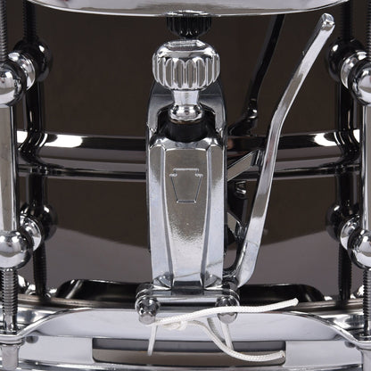 Ludwig 5.5x14 Universal Brass Snare Drum Chrome Drums and Percussion / Acoustic Drums / Snare