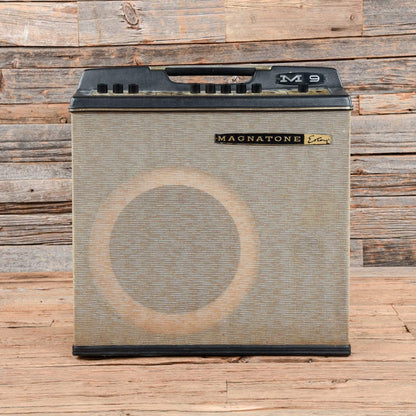Magnatone M9 (12" speaker mod)  1960s Amps / Guitar Combos