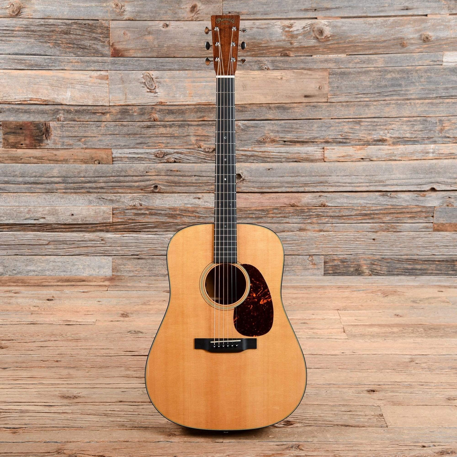 Martin Retro Series D-18E Natural Acoustic Guitars / Built-in Electronics,Acoustic Guitars / Dreadnought