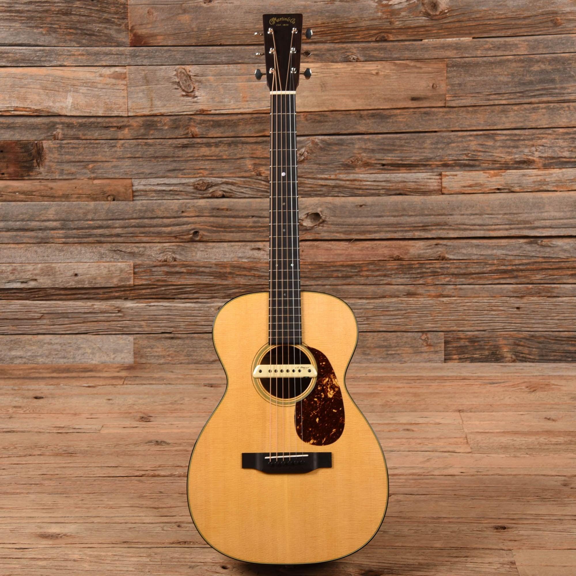Martin 0-18 Natural Acoustic Guitars / Concert