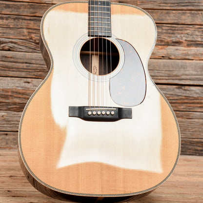 Martin 000-28 Modern Deluxe Natural Acoustic Guitars / Concert