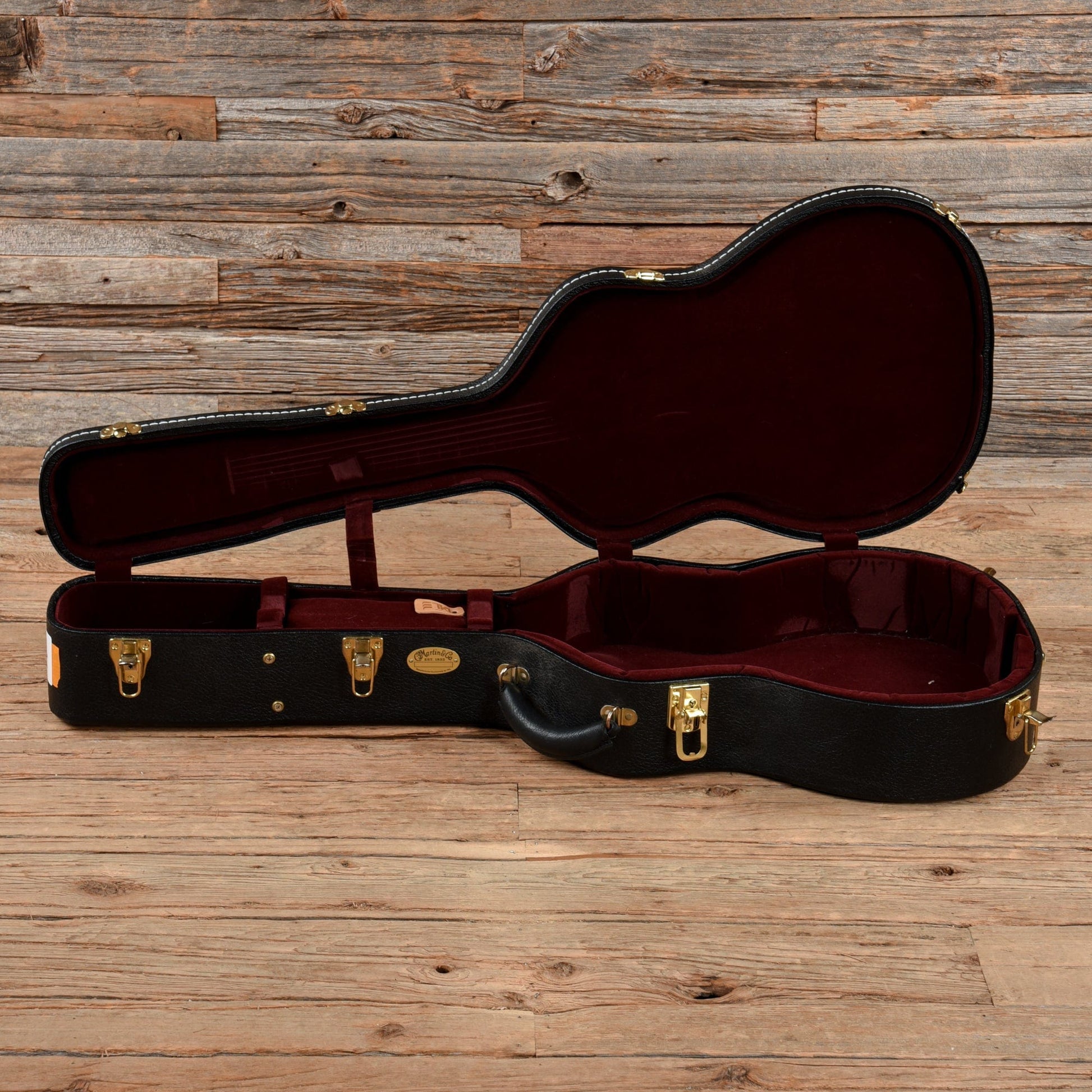 Martin CEO-7 Sunburst Acoustic Guitars / Concert