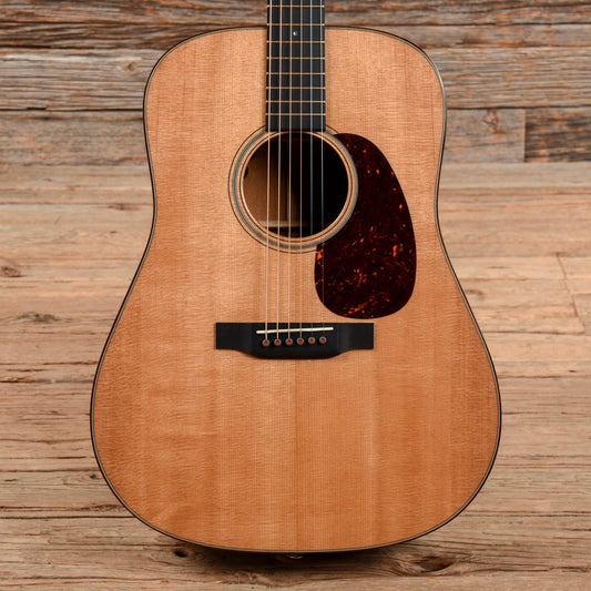 Martin D-18E Modern Deluxe Natural w/Fishman Aura VT Blend Acoustic Guitars / Dreadnought