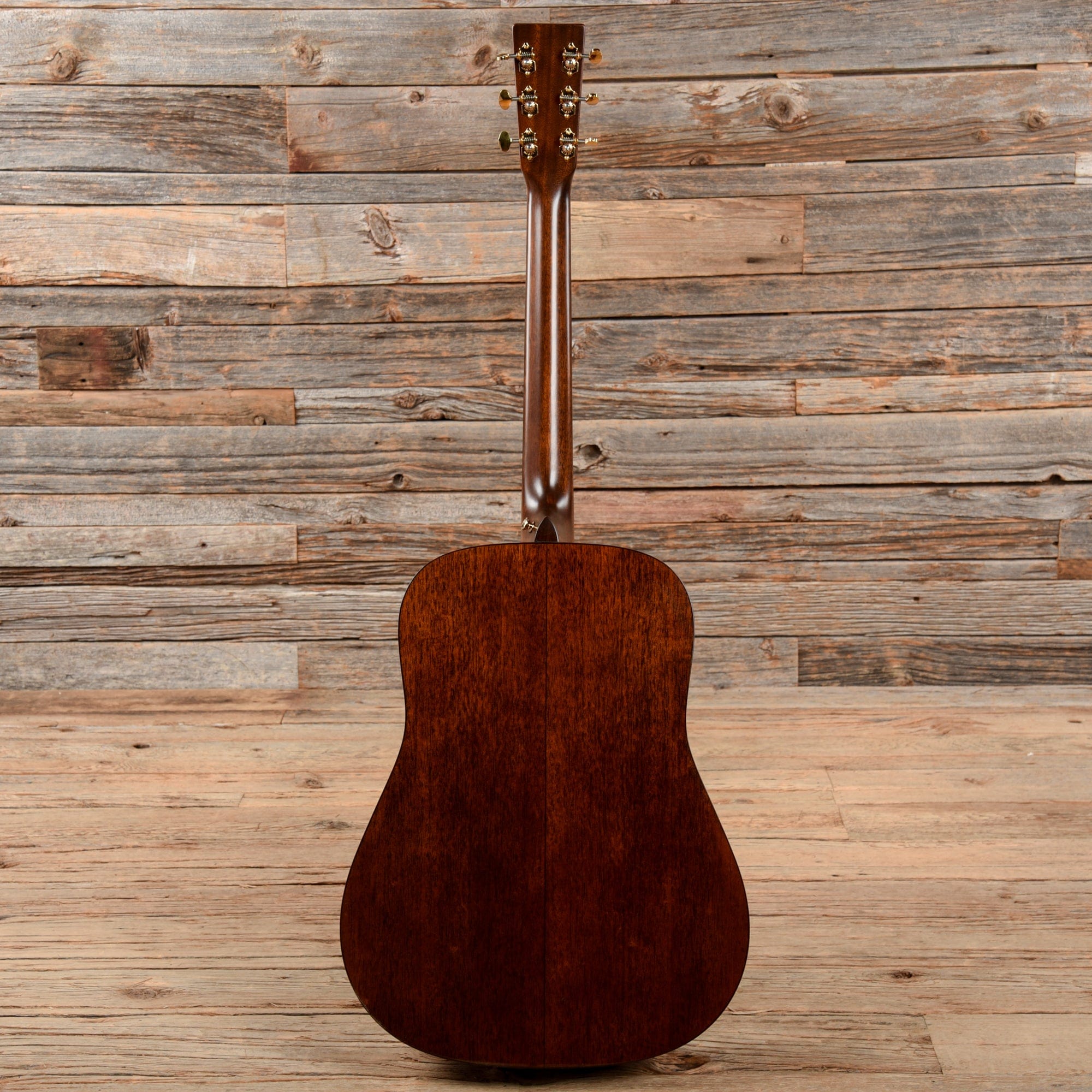 Martin D-18E Modern Deluxe Natural w/Fishman Aura VT Blend Acoustic Guitars / Dreadnought
