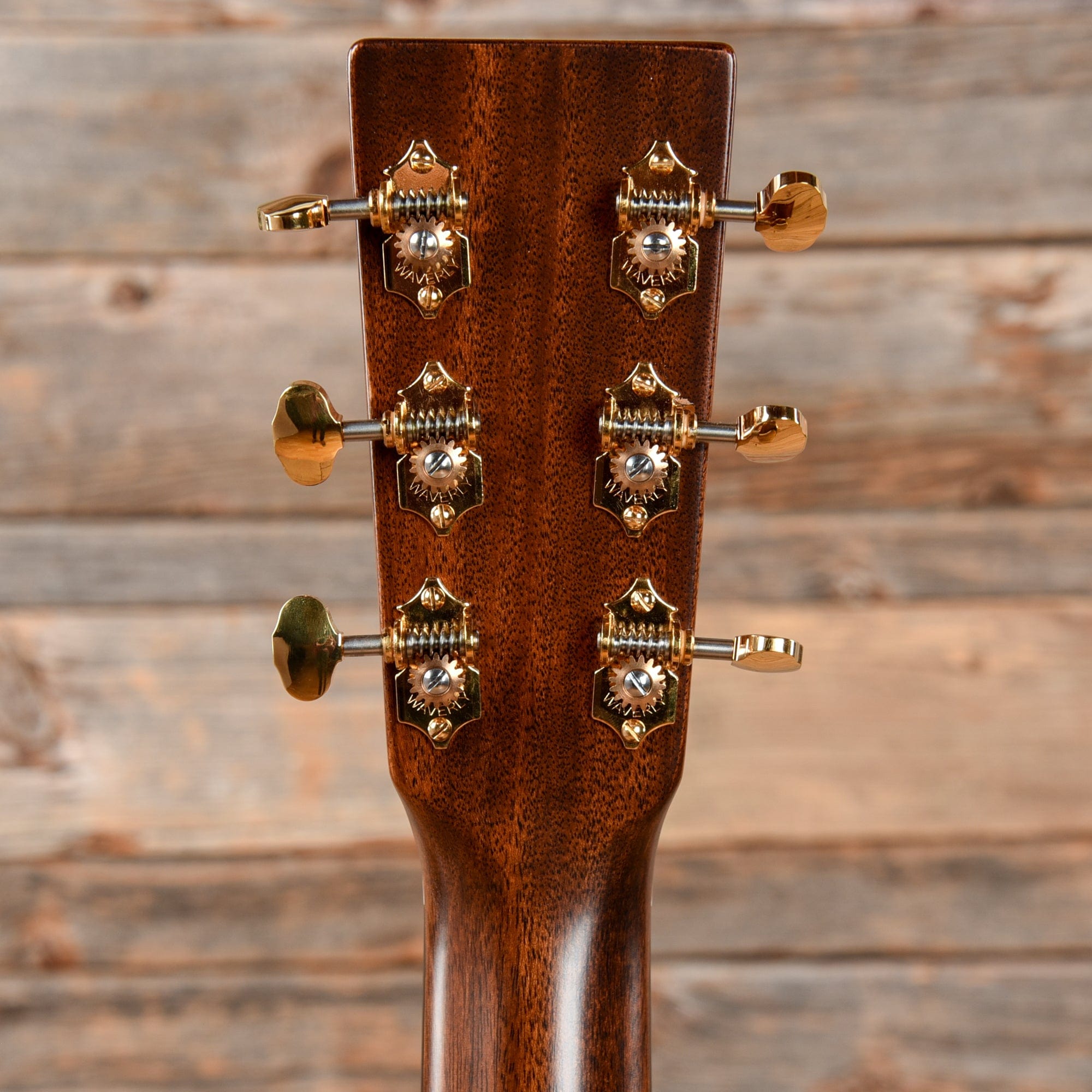 Martin D-18E Modern Deluxe Natural w/Fishman Aura VT Blend Acoustic Guitars / Dreadnought