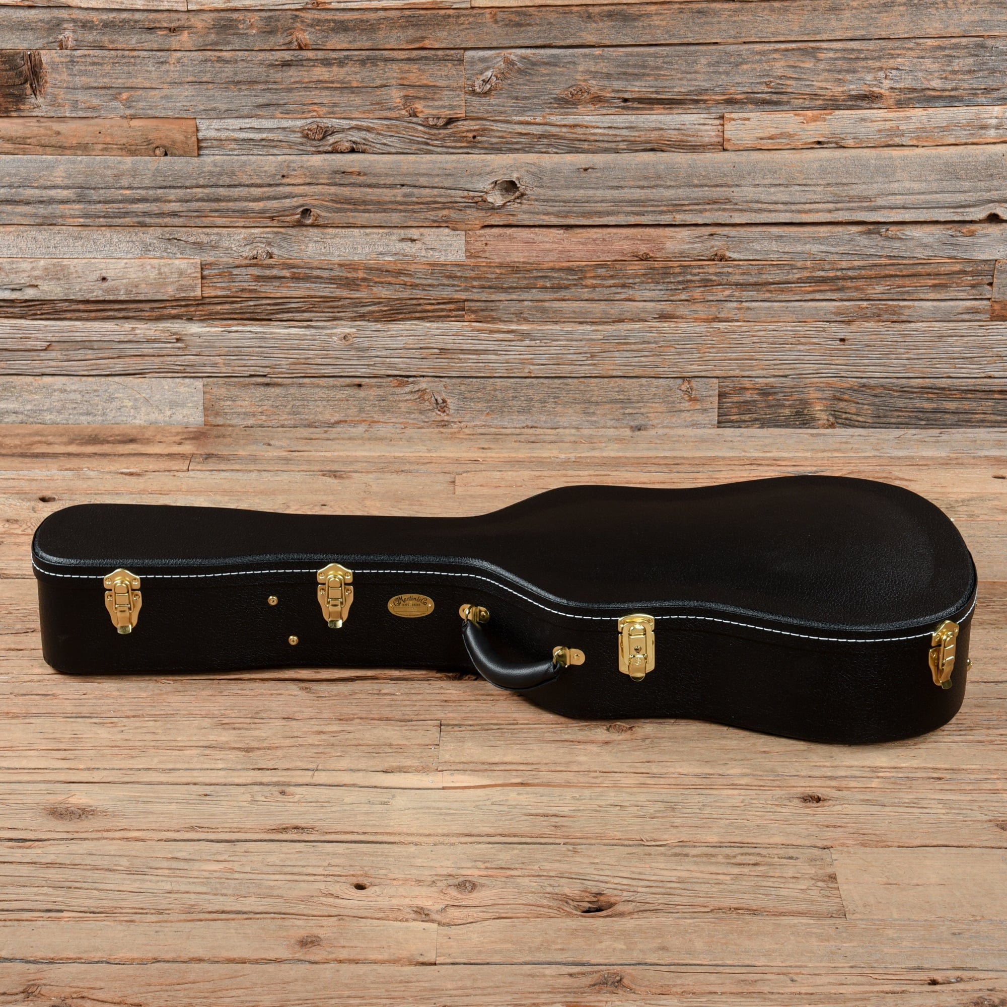 Martin D-18E Modern Deluxe Natural w/Fishman Aura VT Blend Acoustic Guitars / Dreadnought