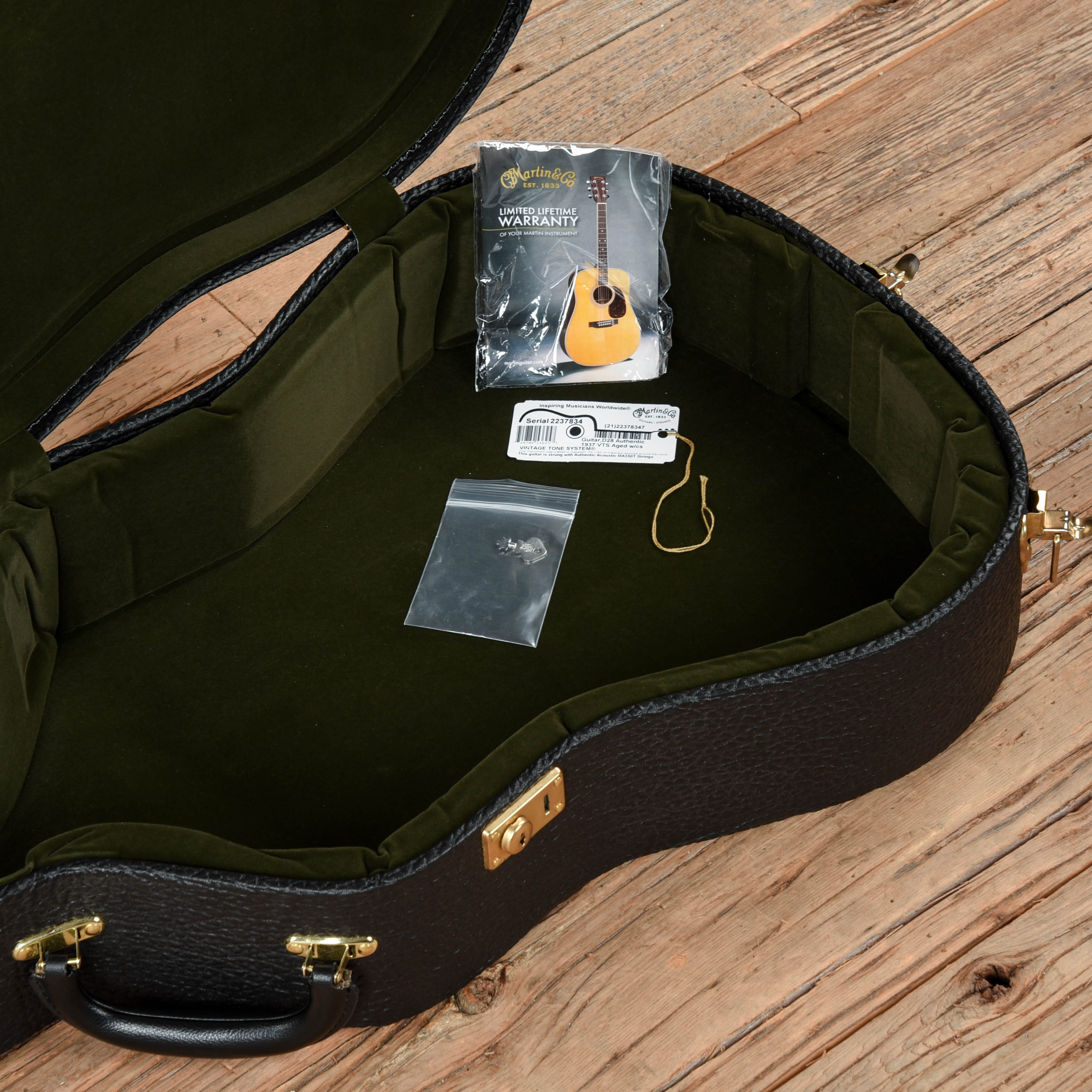 Martin D-28 Authentic 1937 Aged Natural Acoustic Guitars / Dreadnought