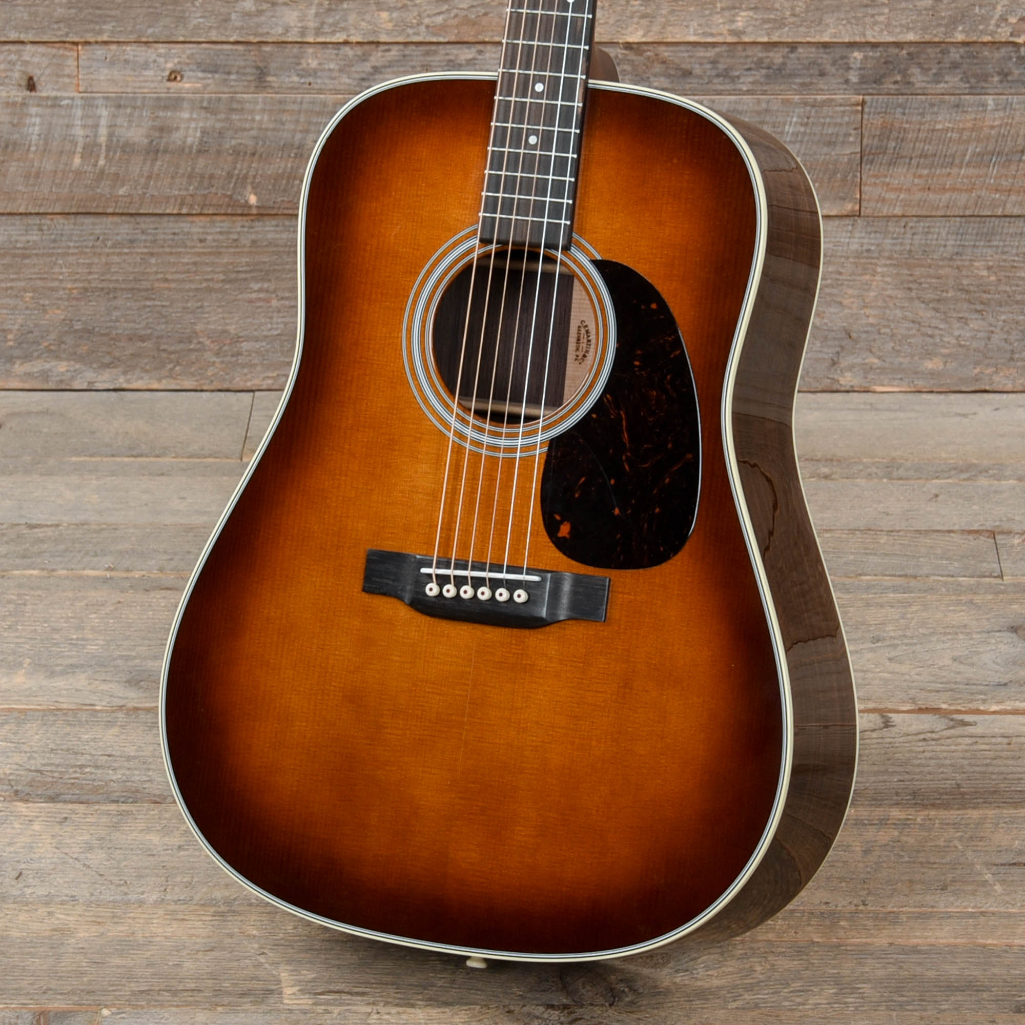 Martin D-28 Dreadnought Sitka Spruce/East Indian Rosewood Ambertone Acoustic Guitars / Dreadnought