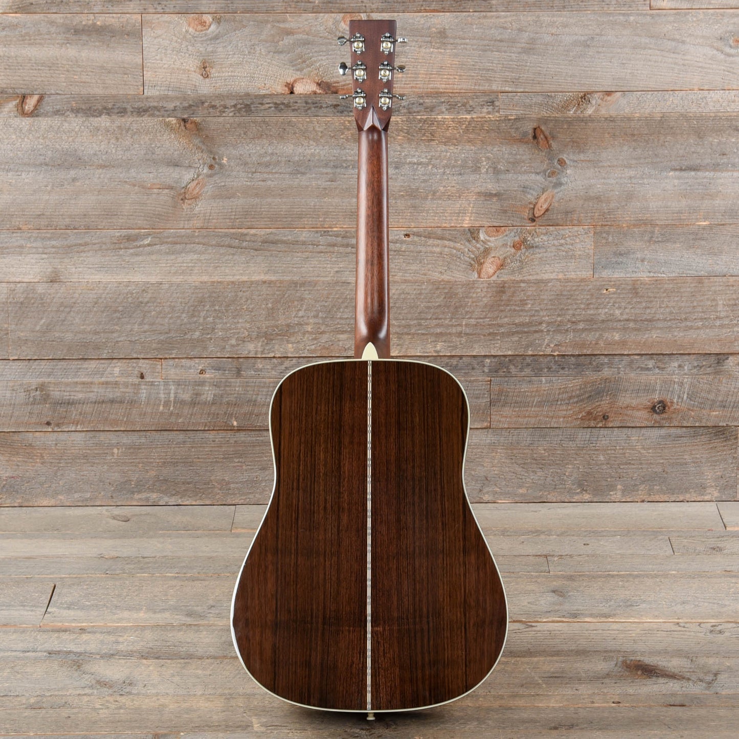 Martin D-28 Dreadnought Sitka Spruce/East Indian Rosewood Ambertone Acoustic Guitars / Dreadnought