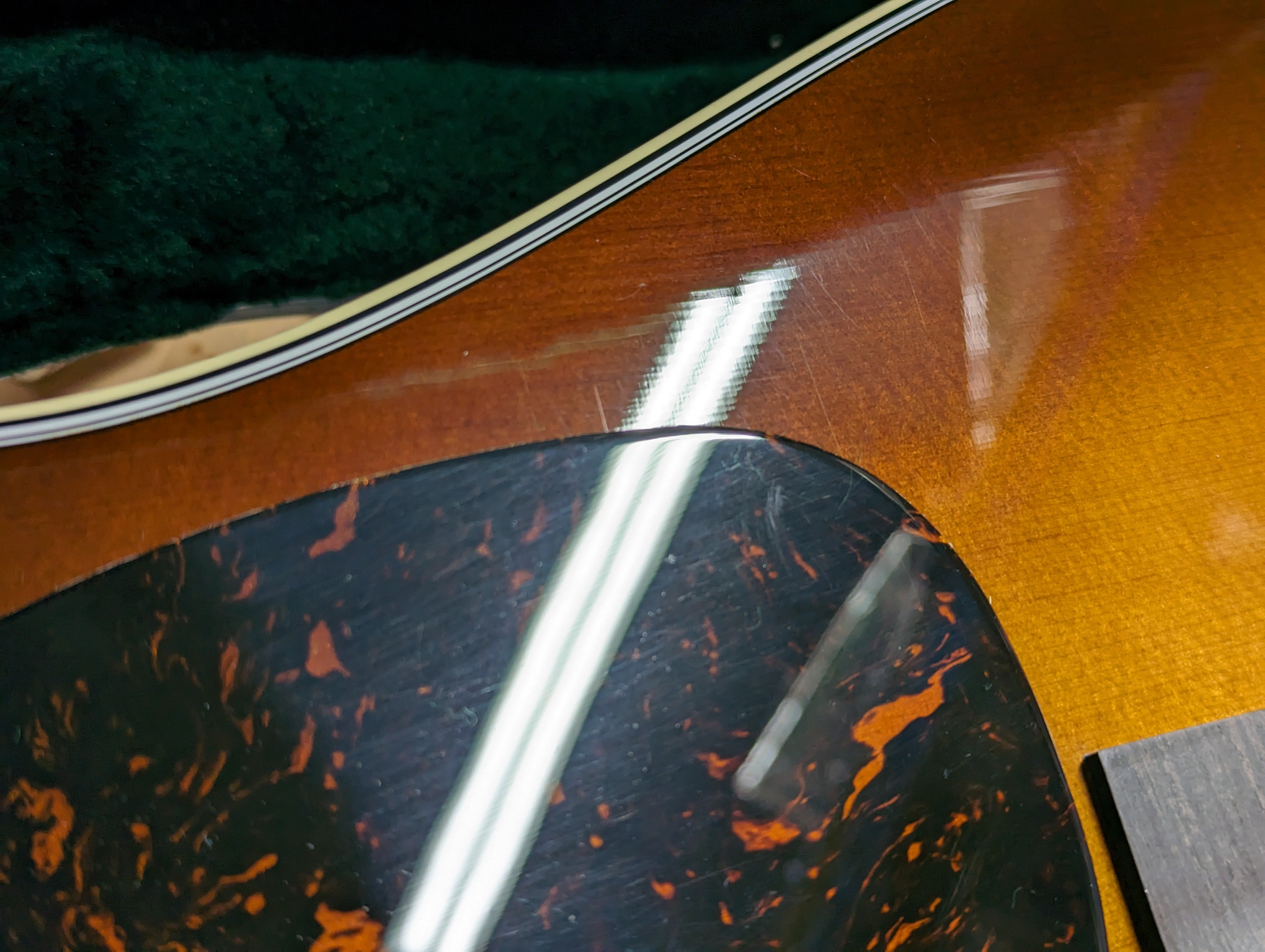 Martin D-28 Dreadnought Sitka Spruce/East Indian Rosewood Ambertone Acoustic Guitars / Dreadnought
