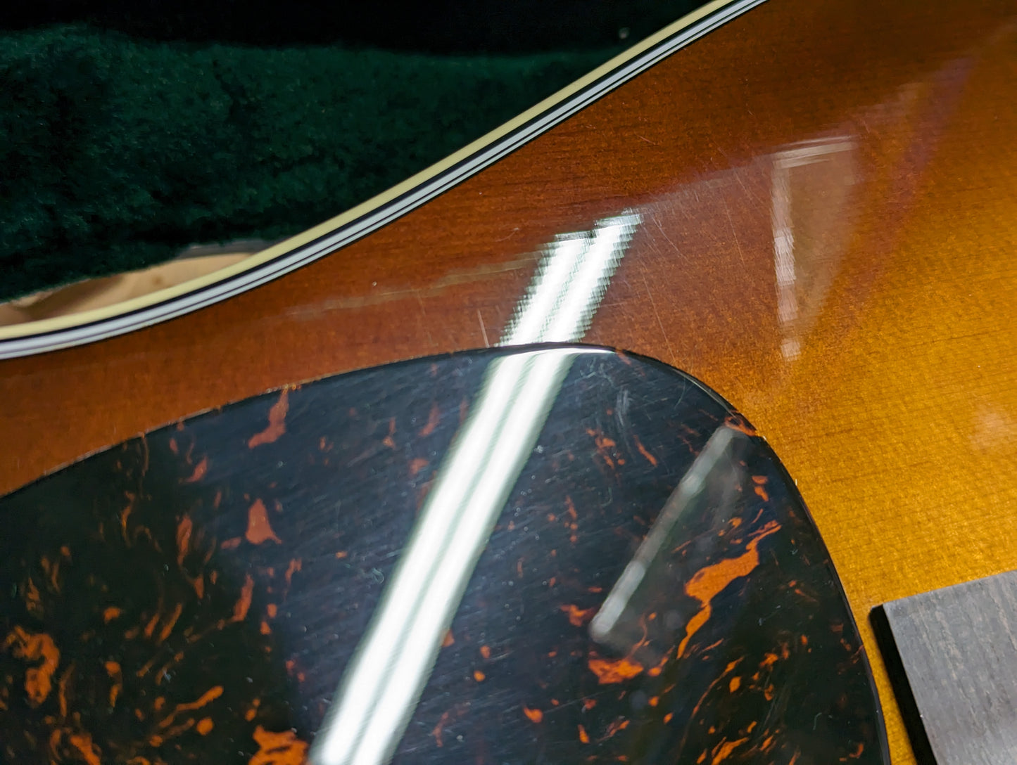 Martin D-28 Dreadnought Sitka Spruce/East Indian Rosewood Ambertone Acoustic Guitars / Dreadnought