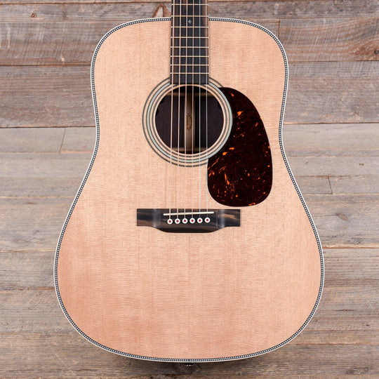 Martin D-28E Modern Deluxe Natural w/Fishman Aura VT Blend Acoustic Guitars / Dreadnought
