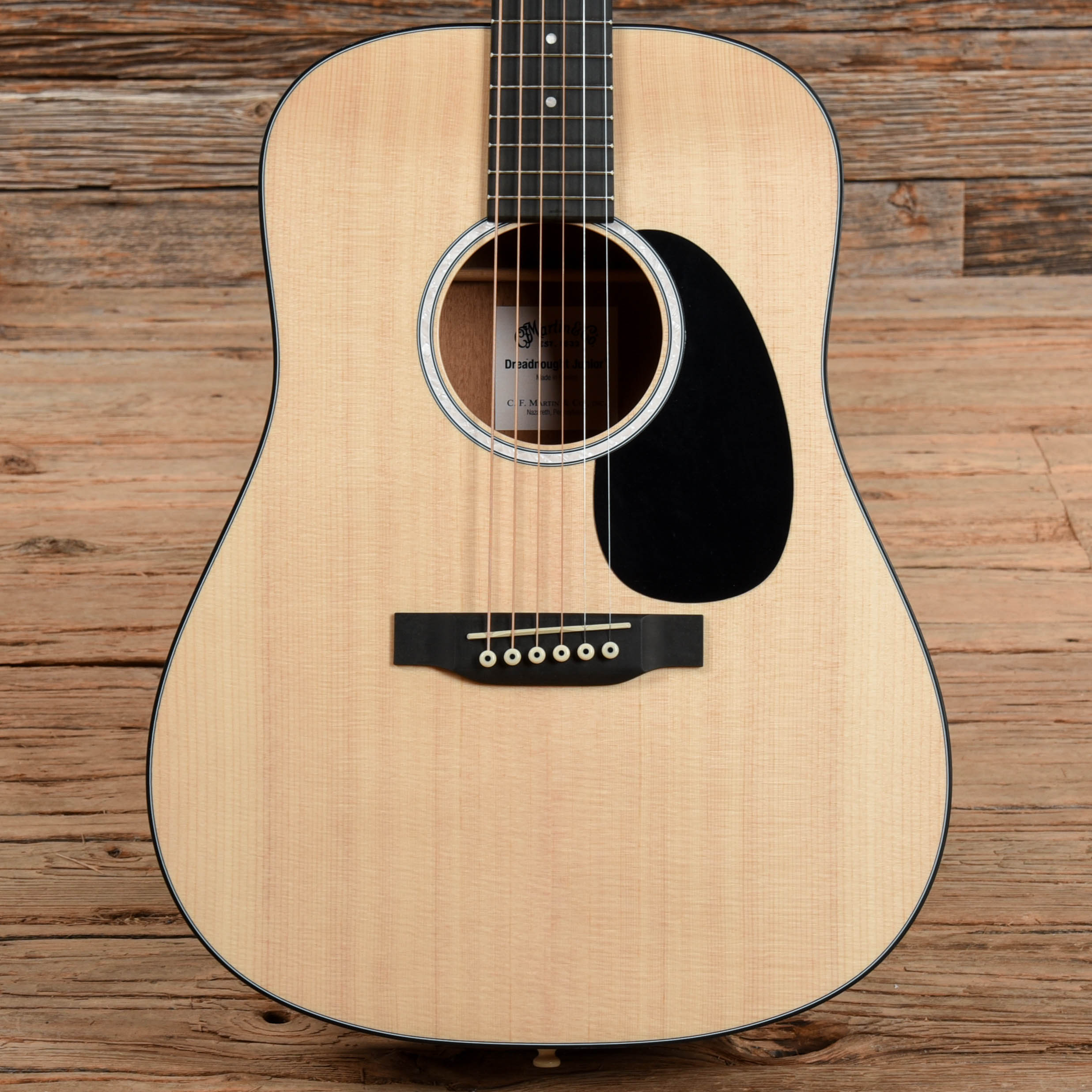 Martin Dreadnought Junior Natural Acoustic Guitars / Dreadnought