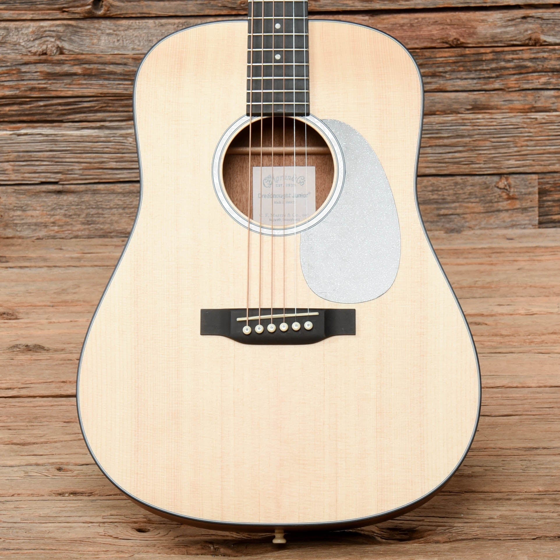 Martin Dreadnought Junior Natural Acoustic Guitars / Dreadnought